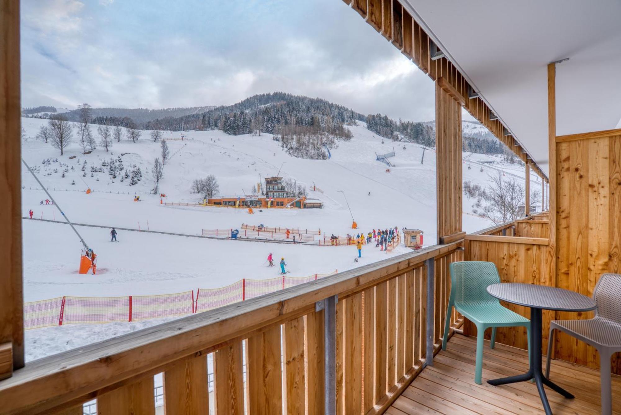 Double or Twin Room Mountain View Balcony