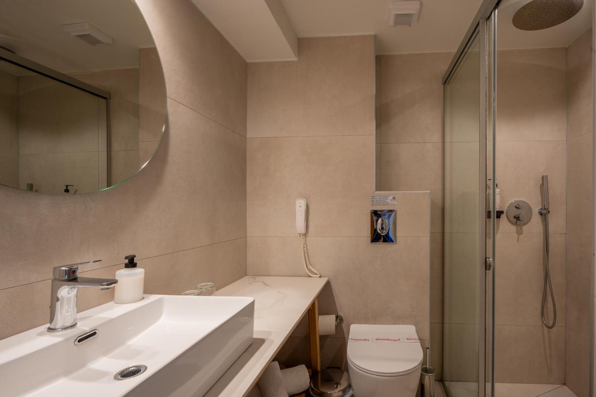 Deluxe Double or Twin Room Pool View