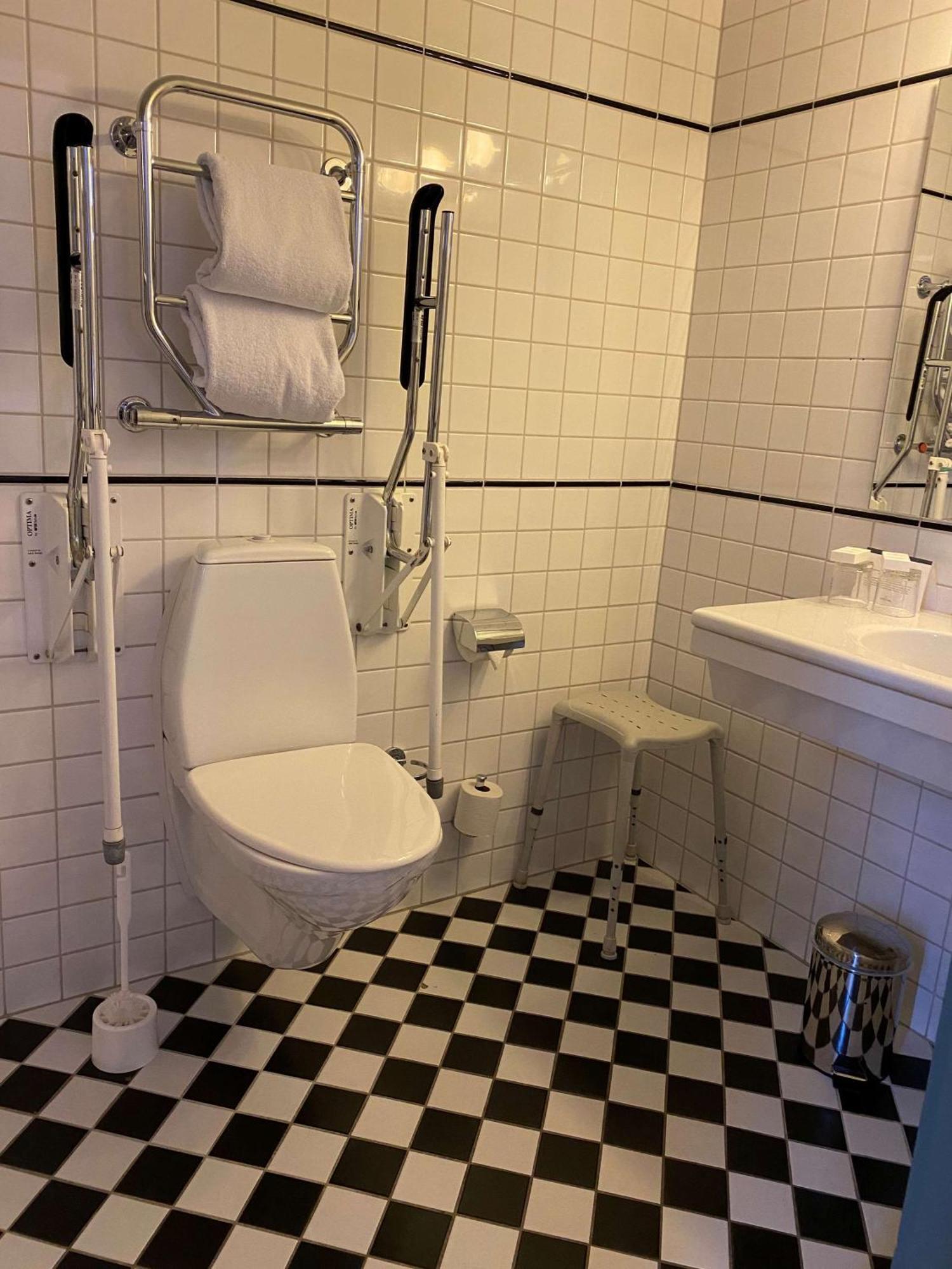 Twin Room Disability Access