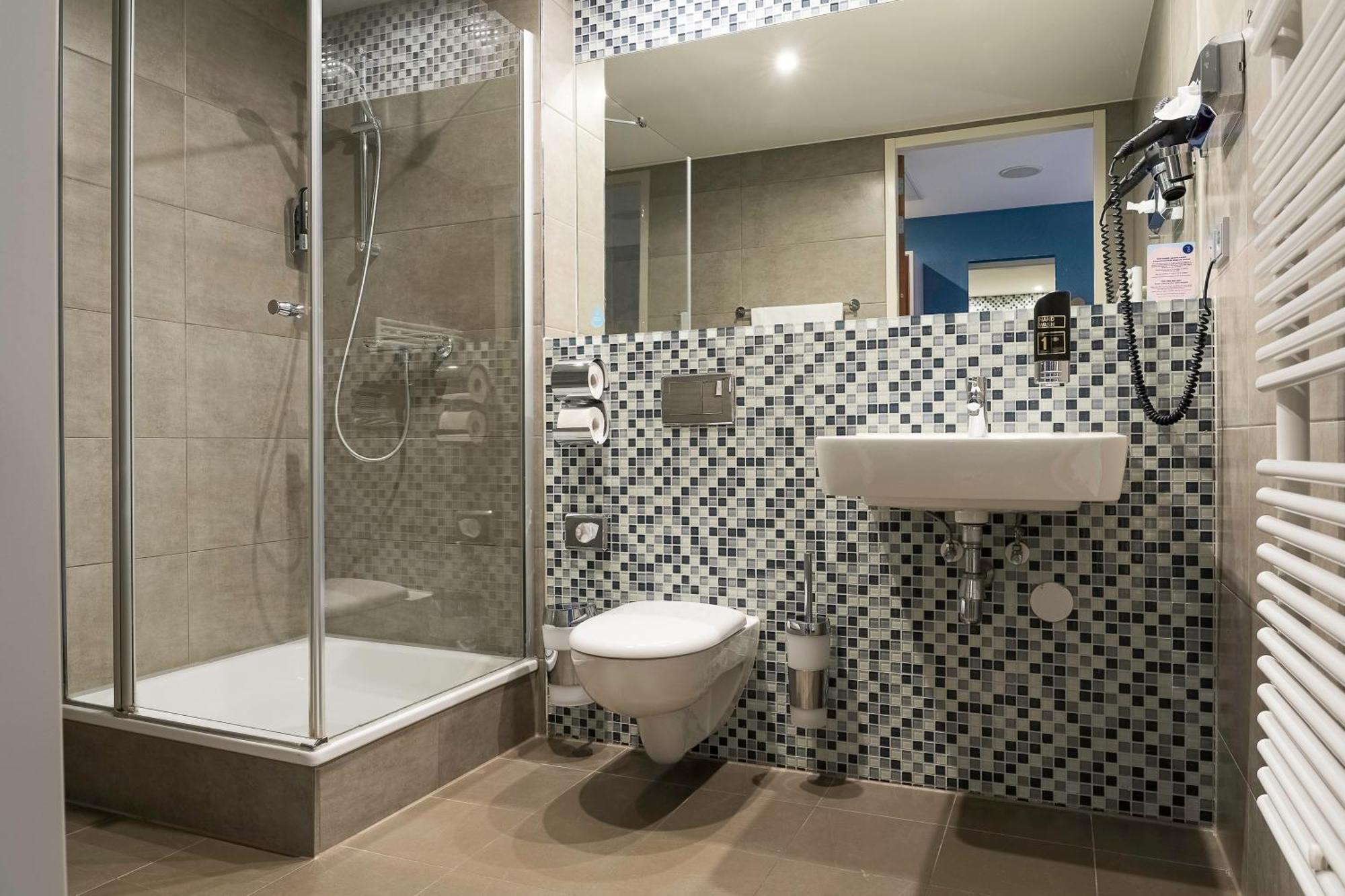 Quad Room