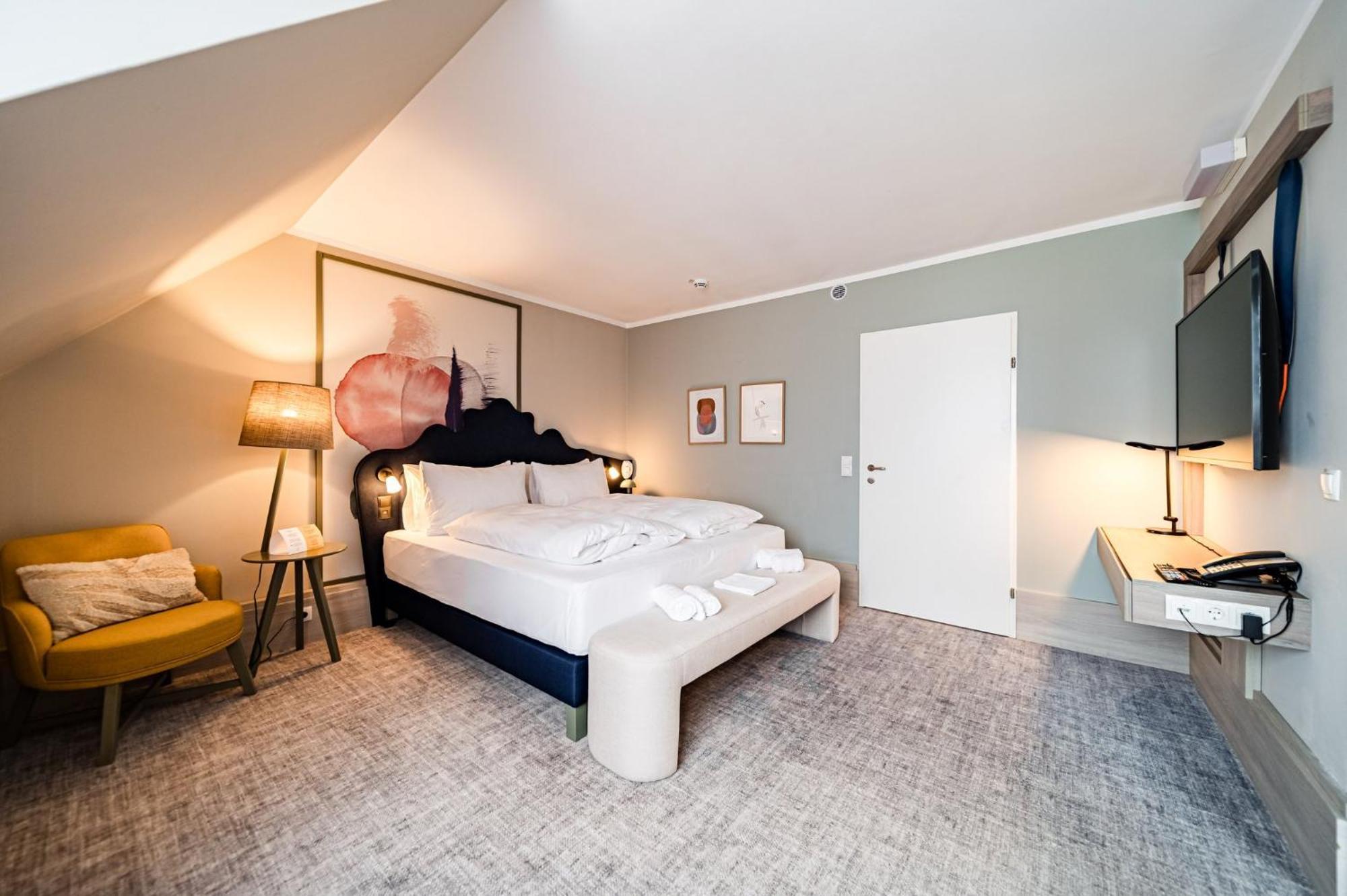 Standard Double Room with Walk In Shower,1624312631:JPEG