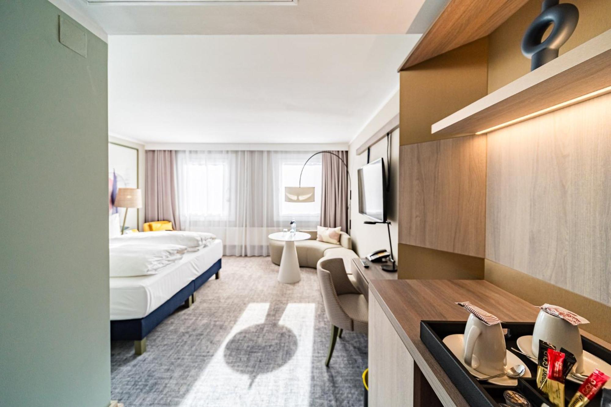 Standard Double Room with bath and shower,1658065887:JPEG