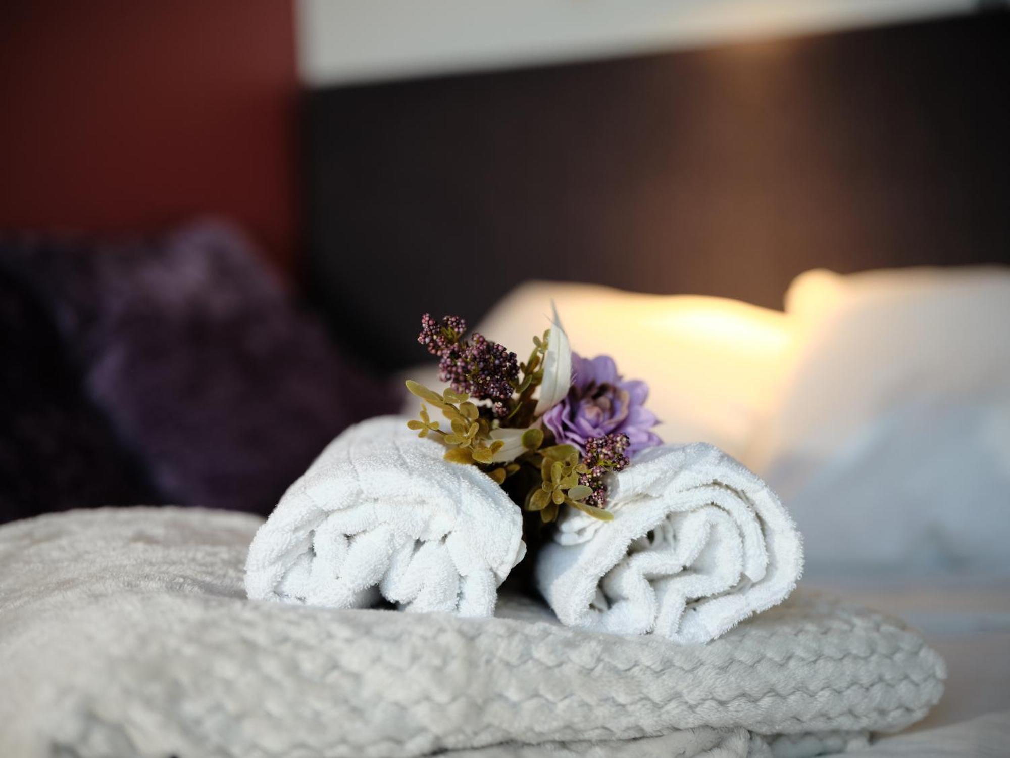 Family Room,1624325012:JPEG