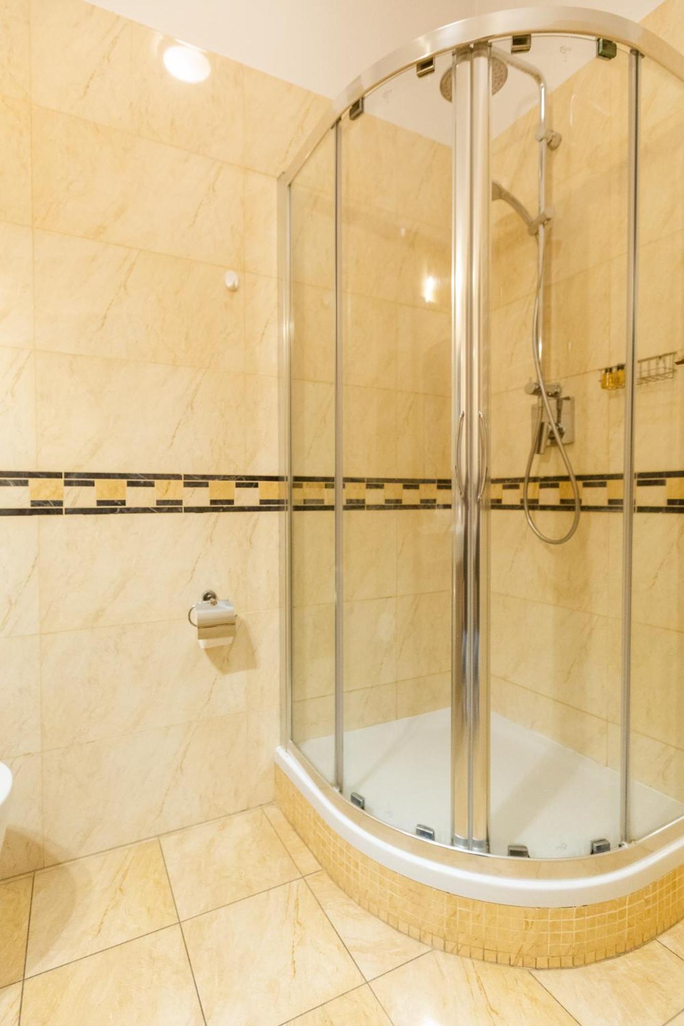 Double or Twin Room with Private Bathroom,1625449159:JPEG
