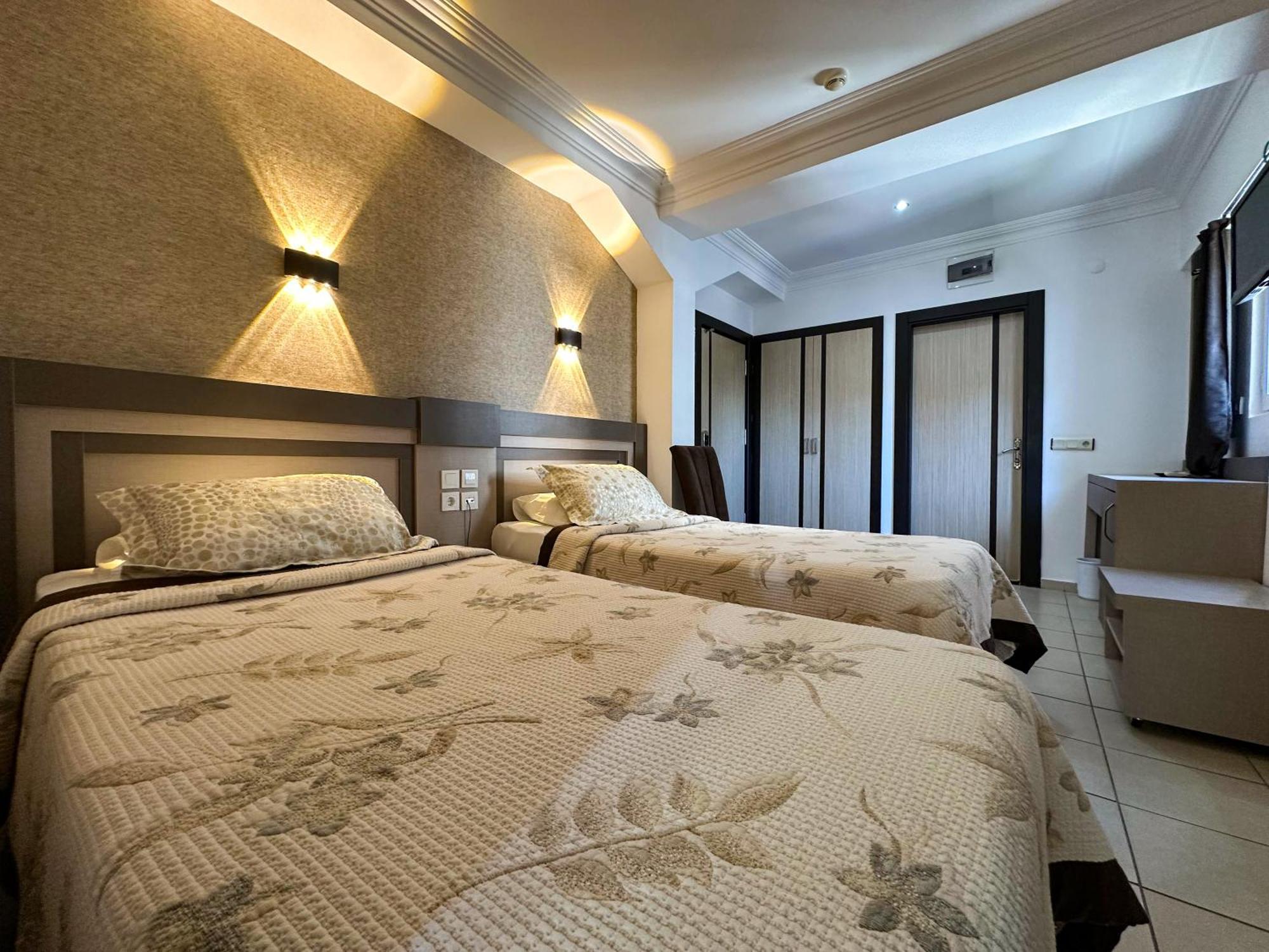 Standard Family Room,1625483112:JPEG