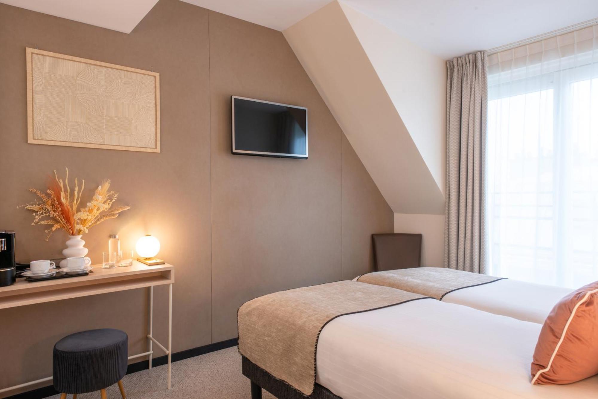 Double or Twin Room Balcony