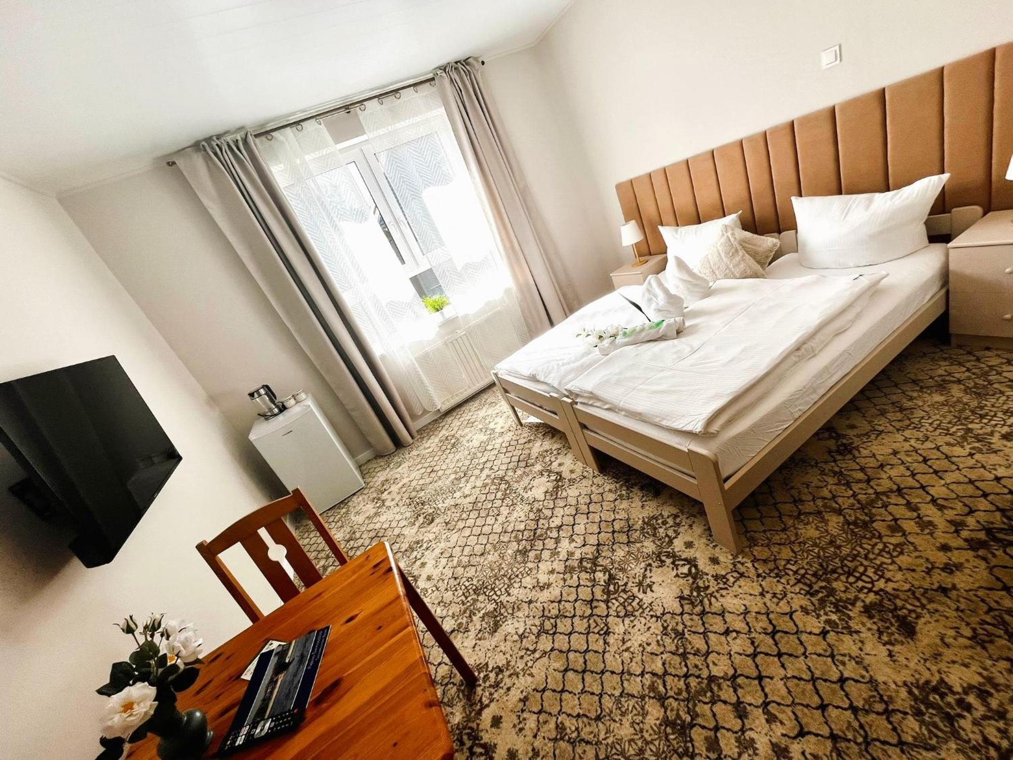 Deluxe Double Room,1627882113:JPEG