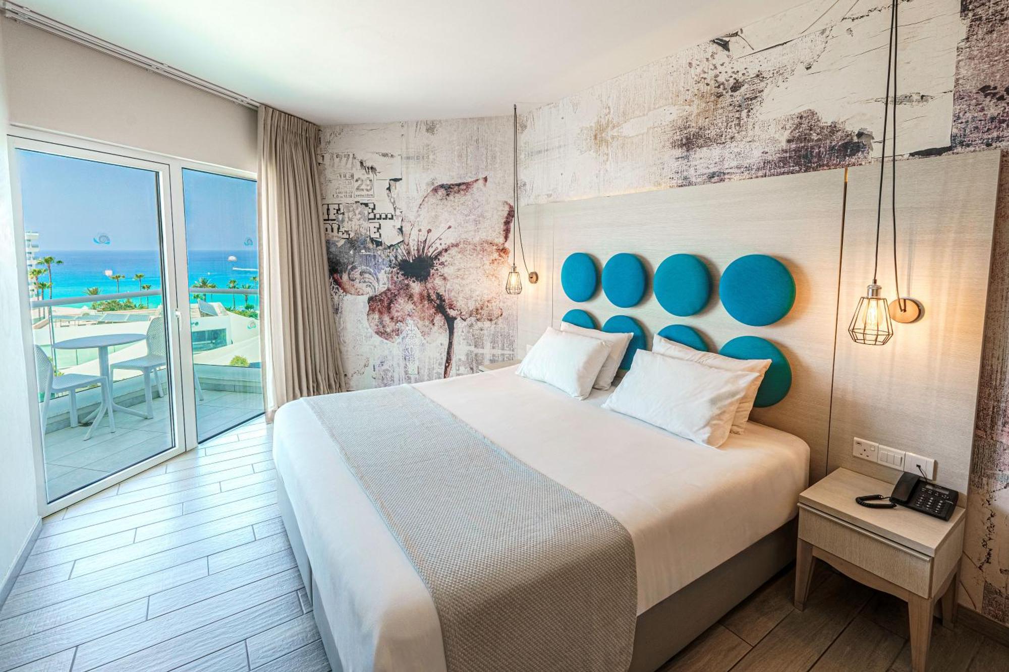 One Bedroom Suite Limited Sea View