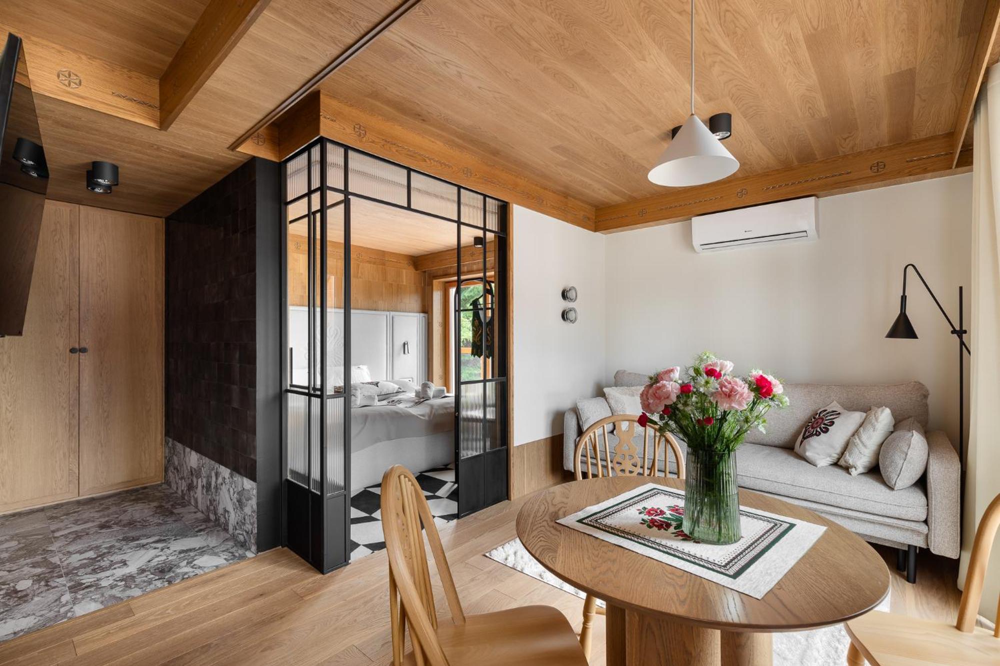 Apartament z 1 sypialnią, balkonem i widokiem na góry