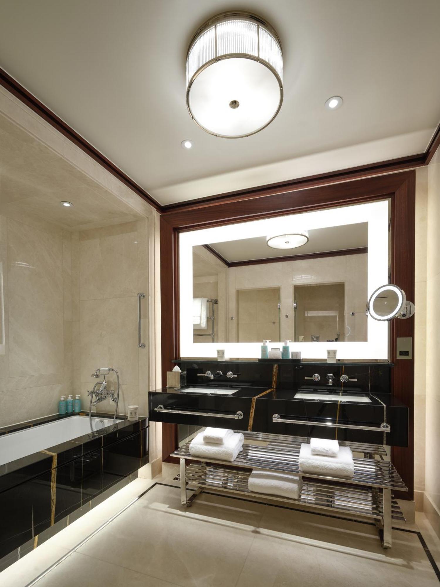 Mniejszy Apartament (Junior Suite) typu Premier
