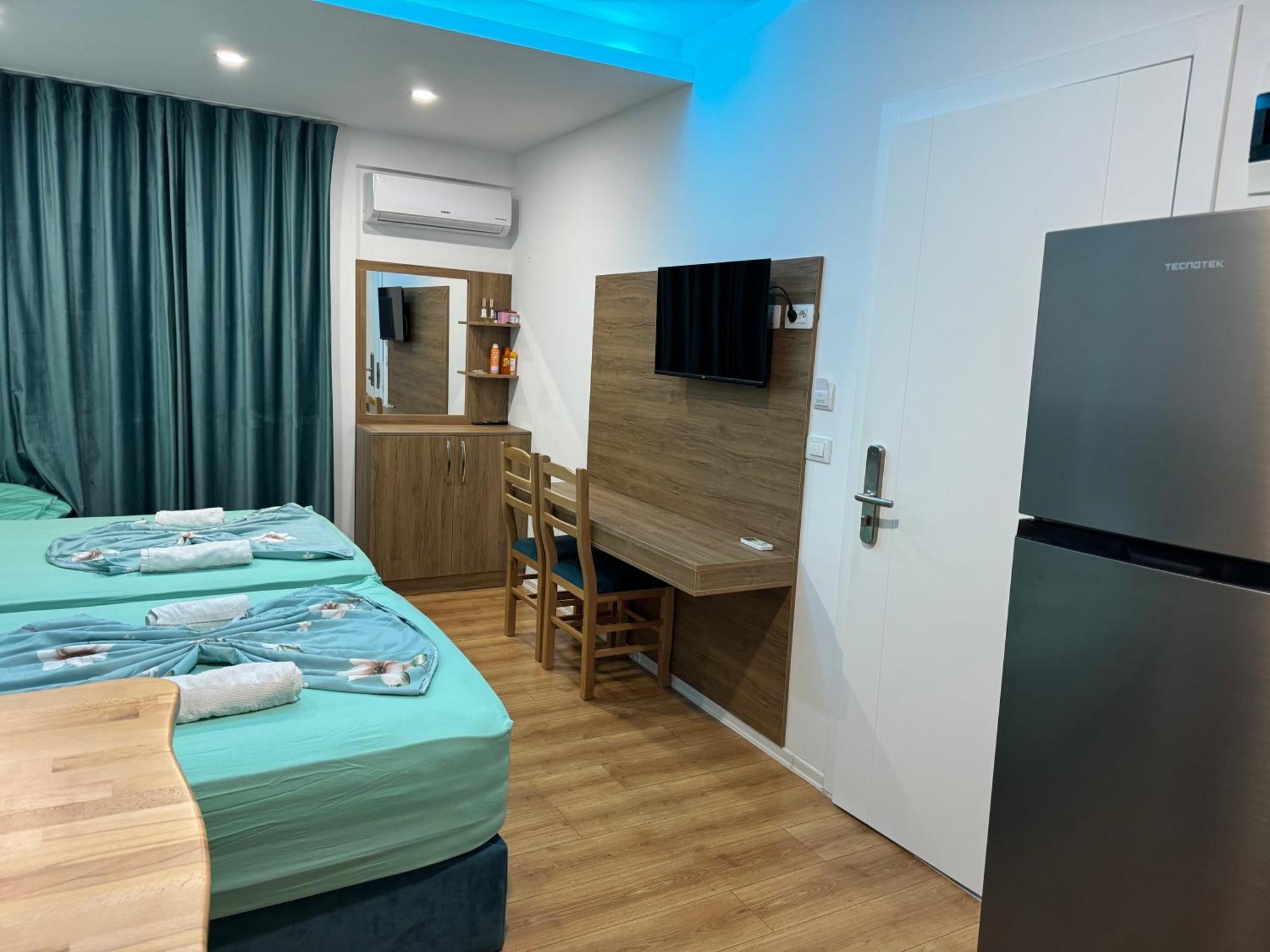 Double Room Private Bathroom