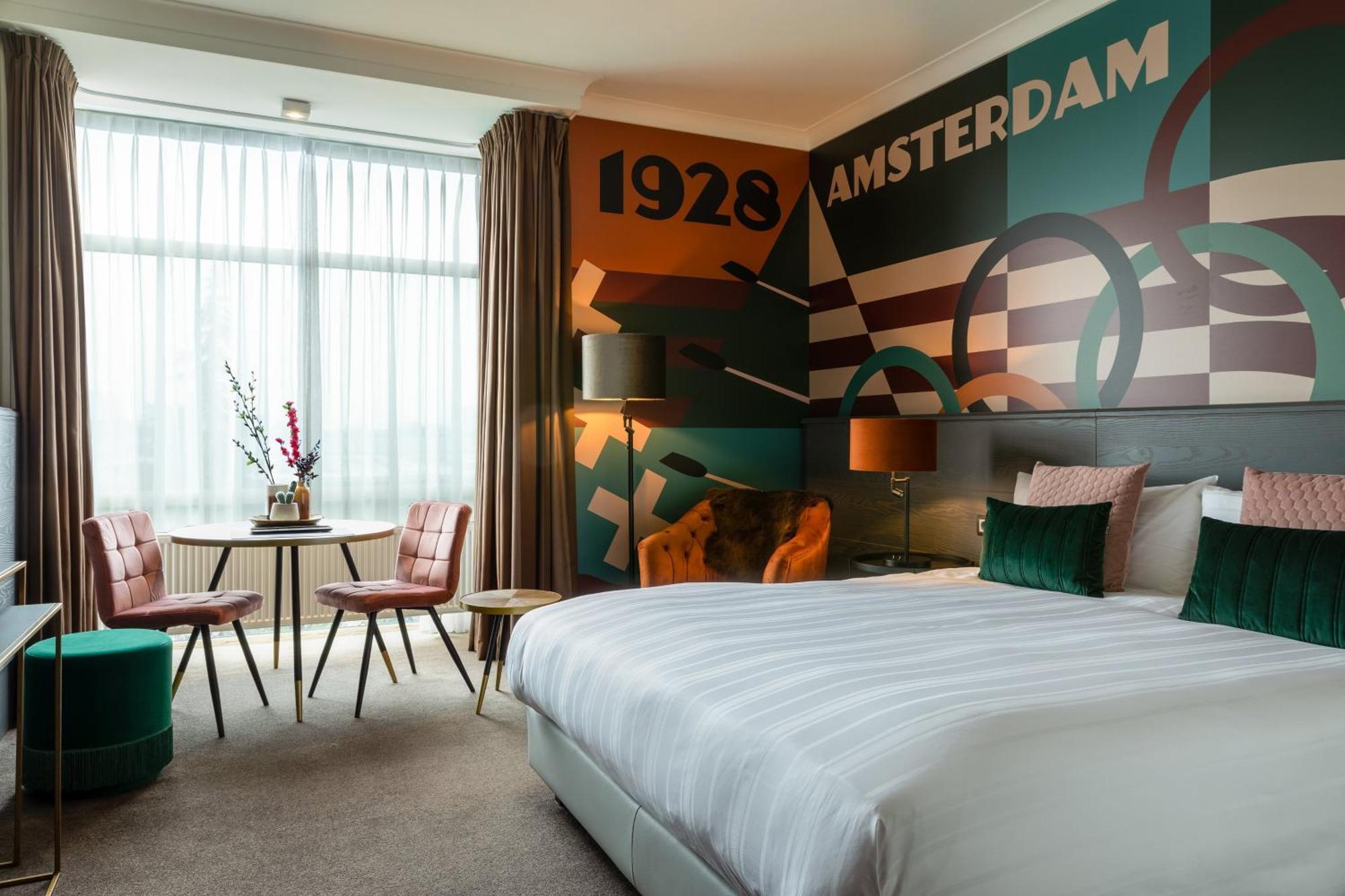 Deluxe King Room Canal View