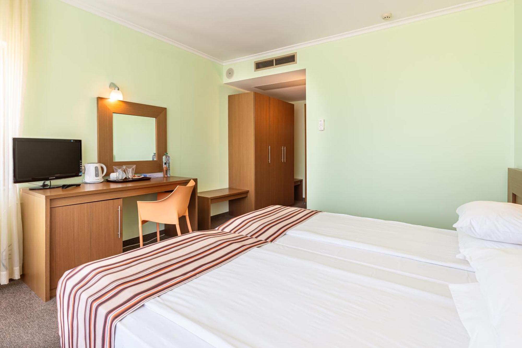 Double or Twin Room with Balcony,1629893088:JPEG