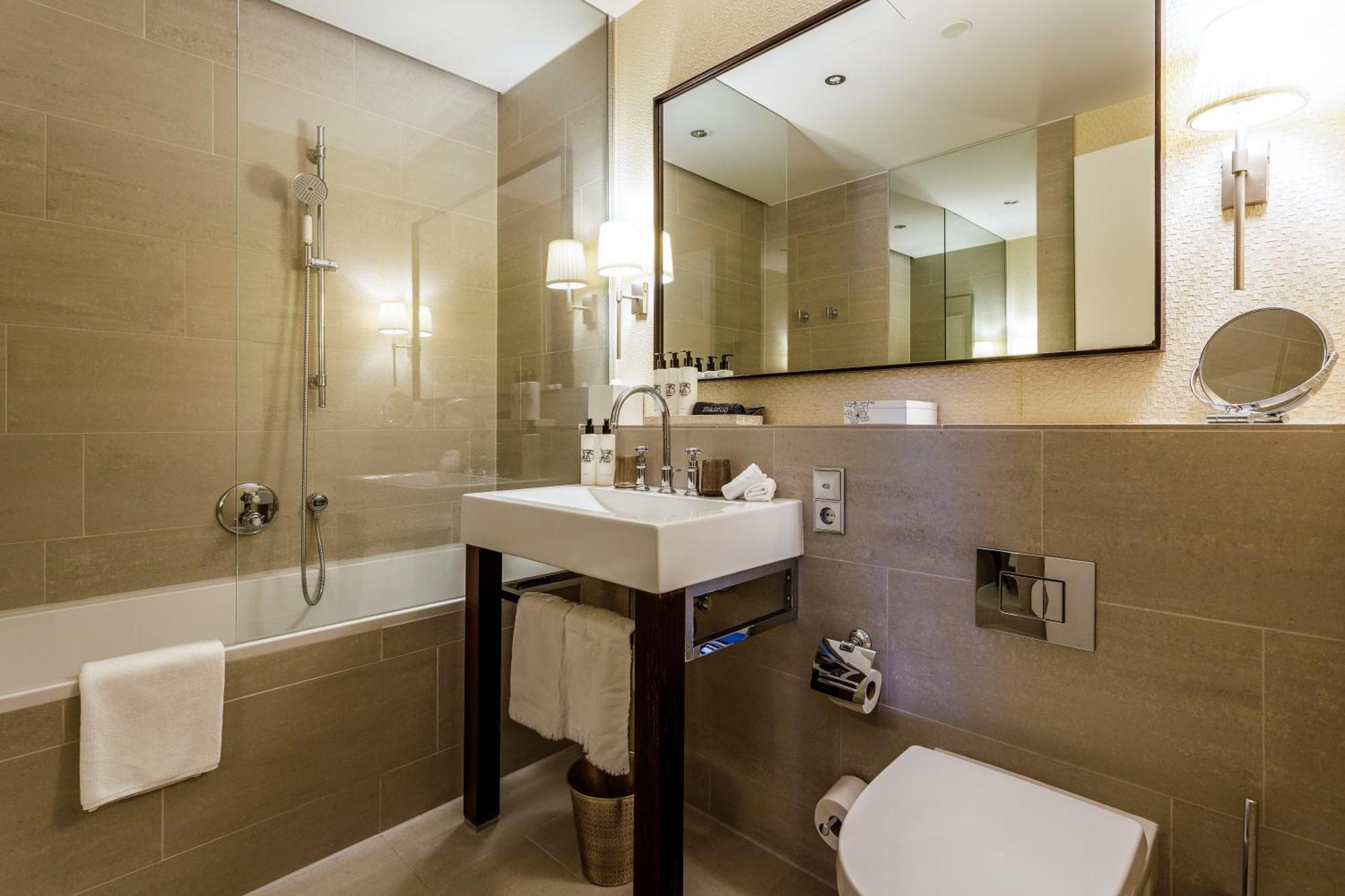 Grand Deluxe Room,1629913261:JPEG