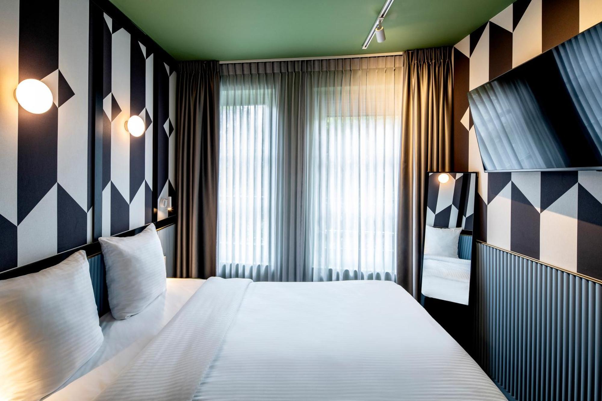 Double Room,1631462411:JPEG