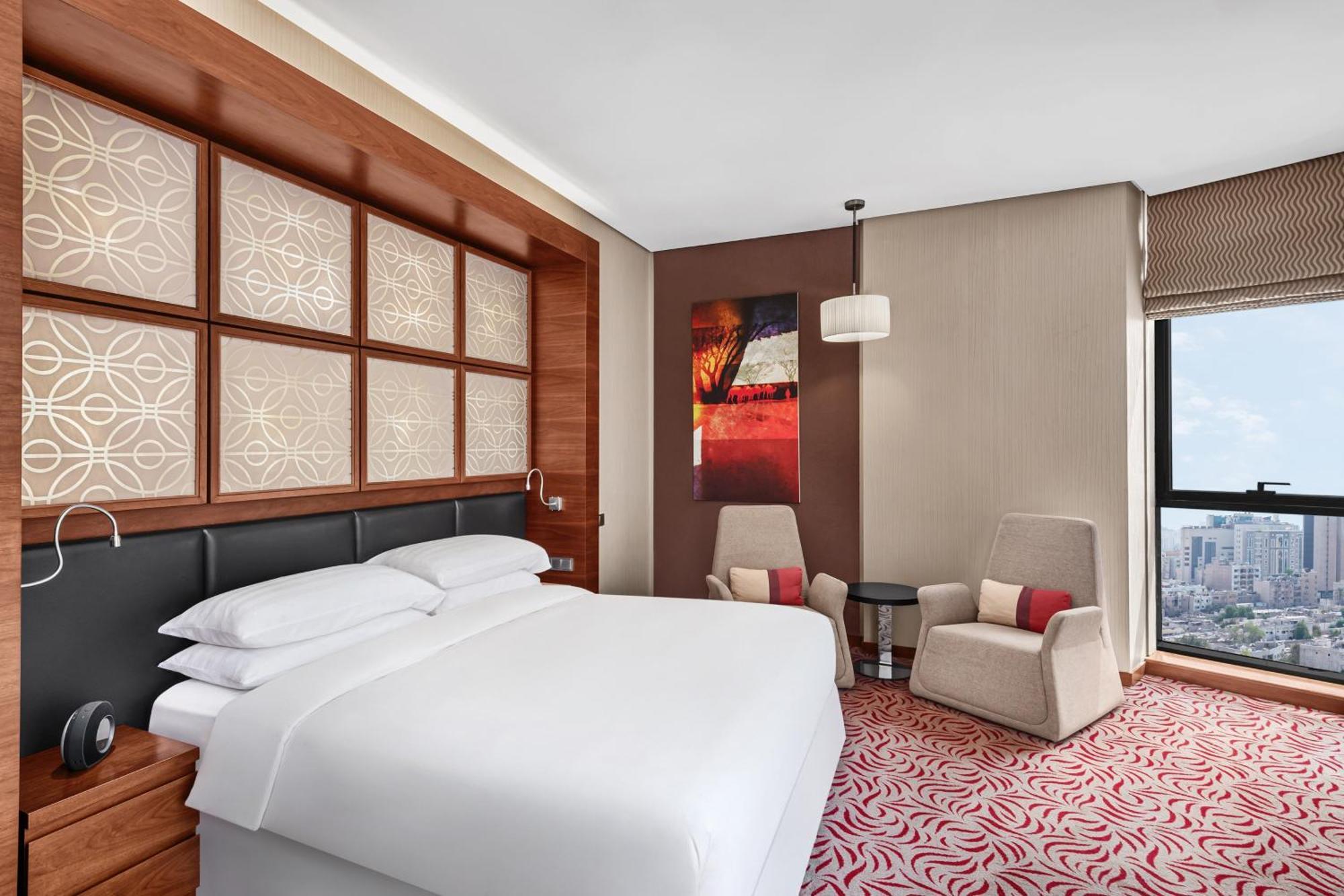 Deluxe Room 1 King Bed