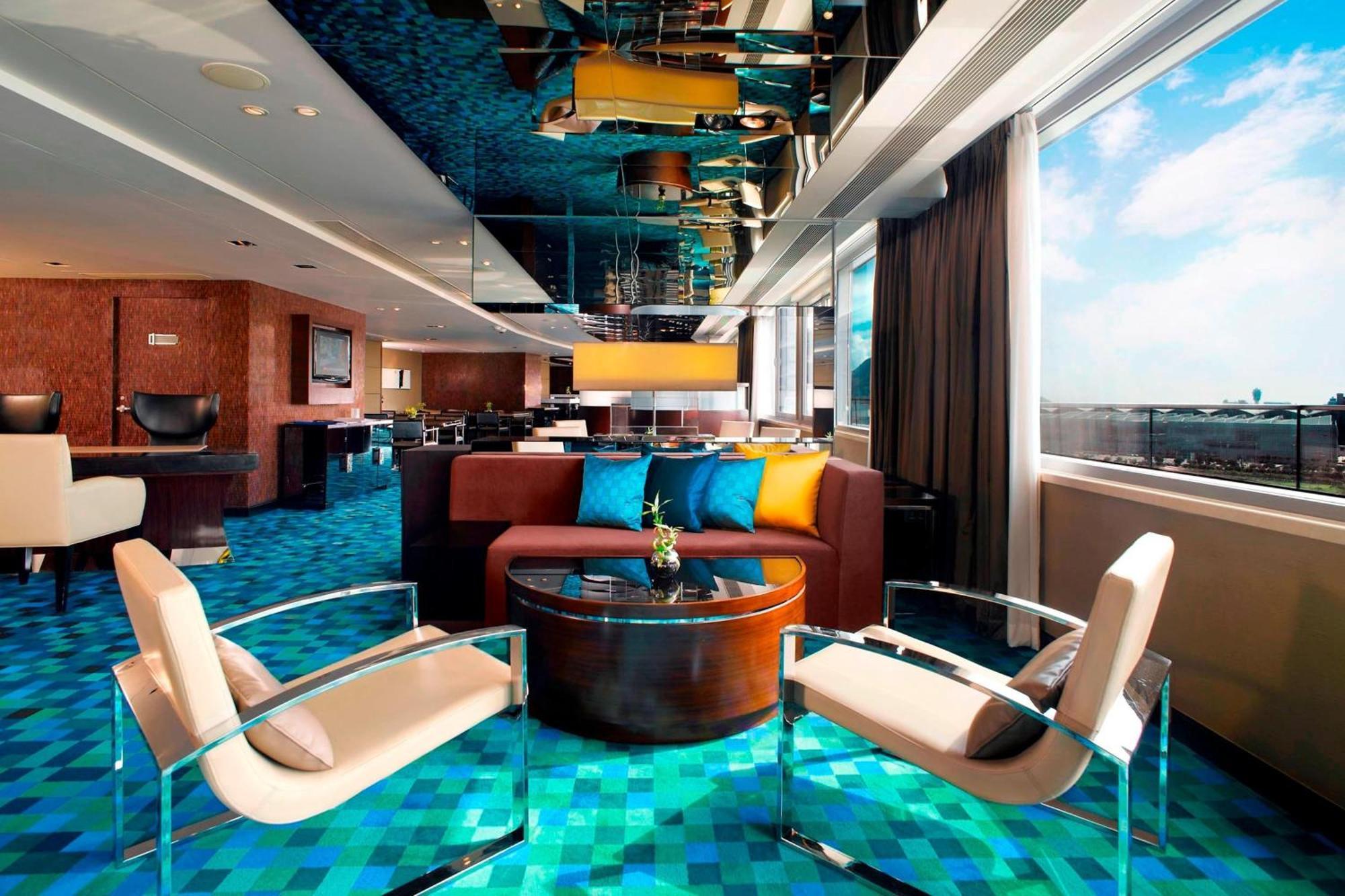 2 Double Beds Sea View Executive Lounge Access Room