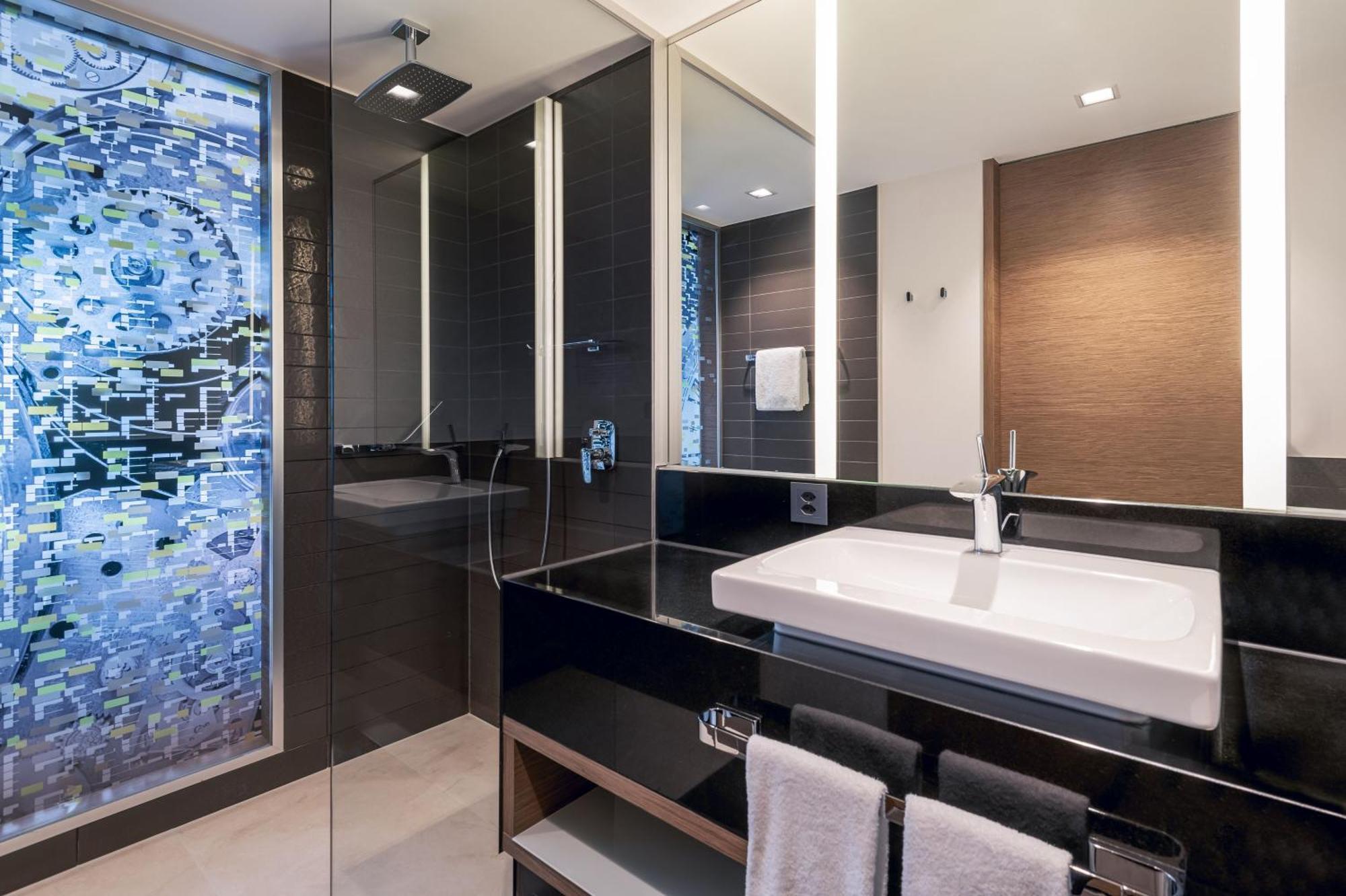 Club Room Lounge Access