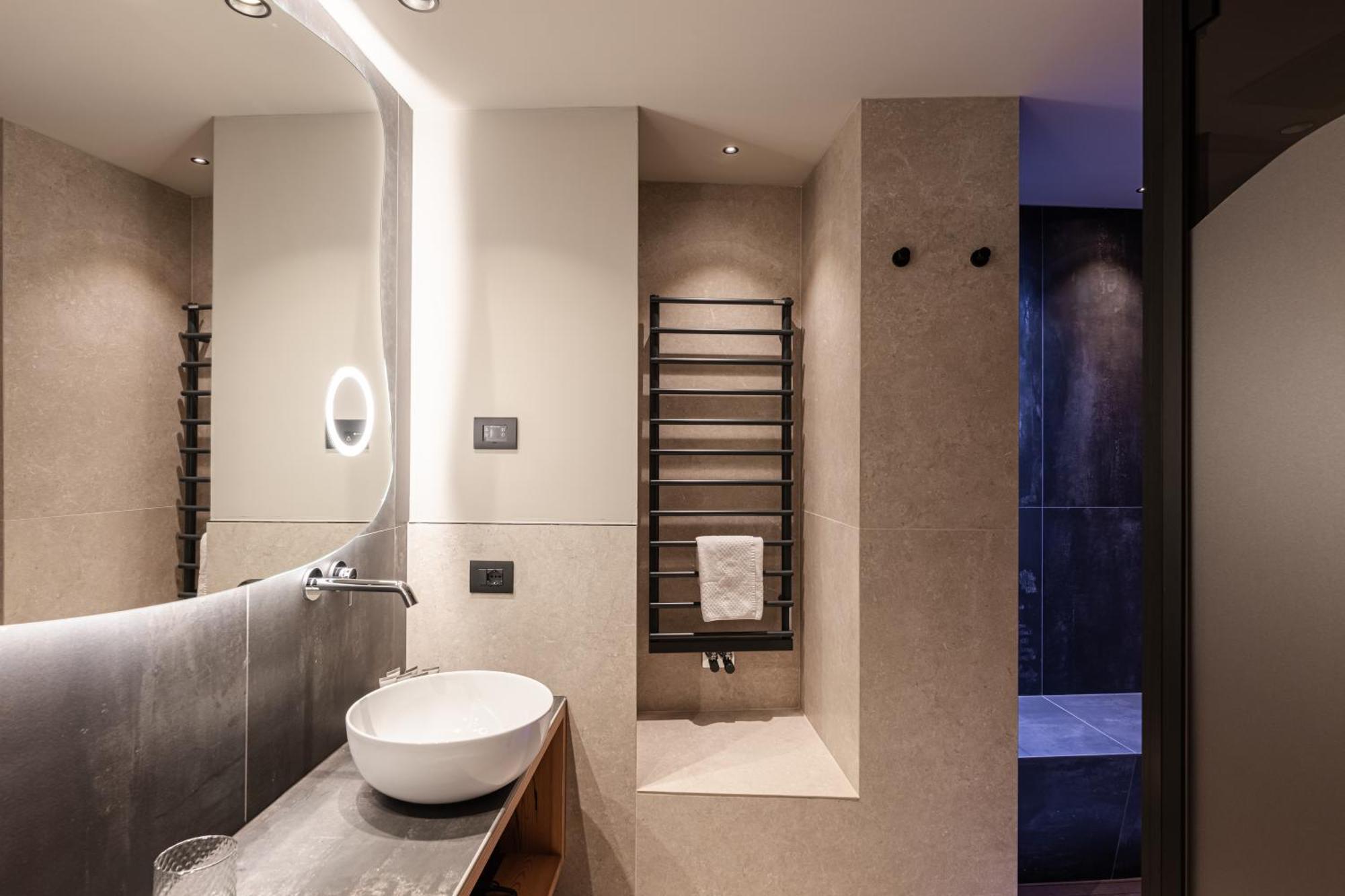 Apartament typu Suite z wanną z hydromasażem