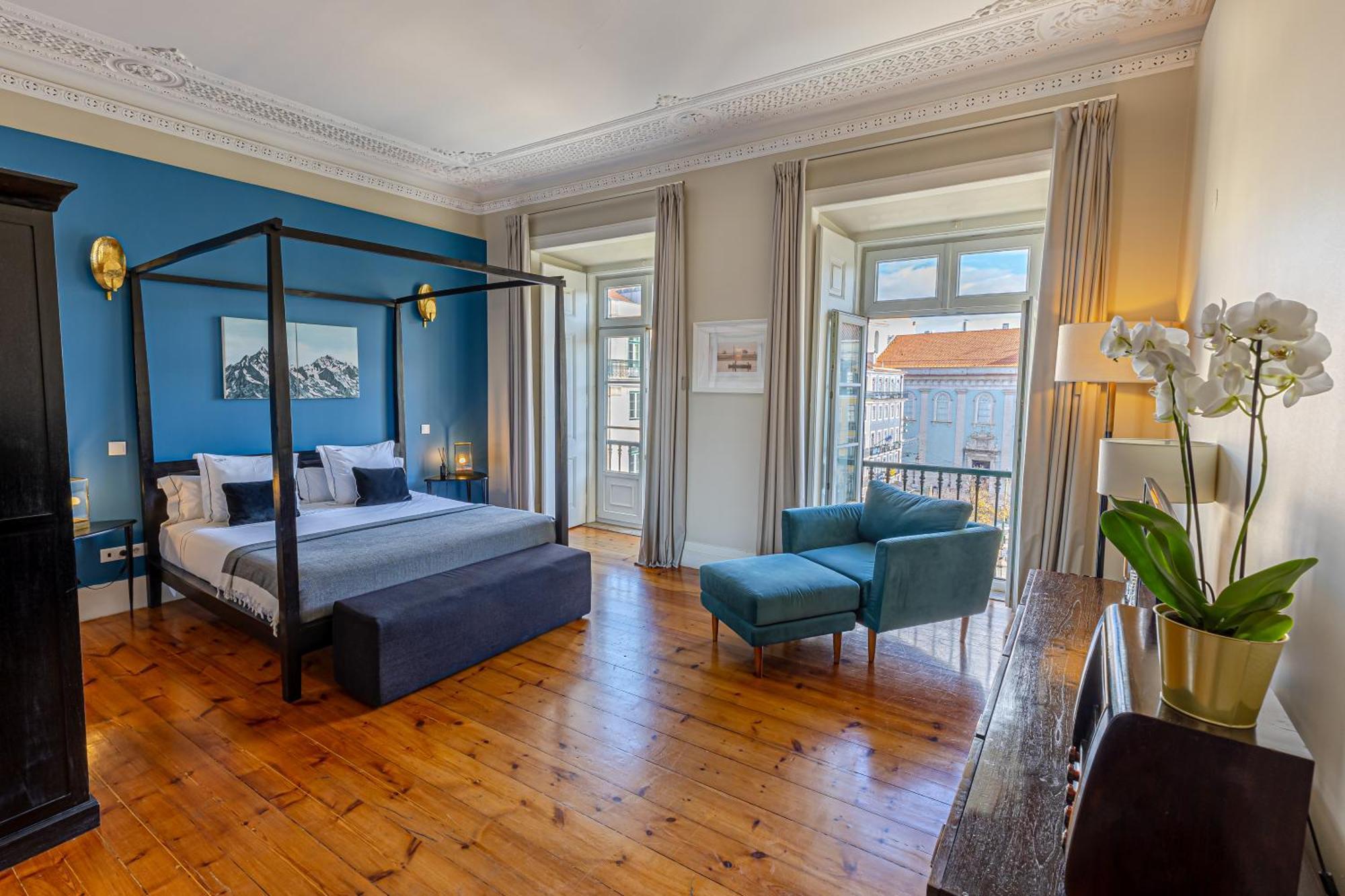 Deluxe Room Square View