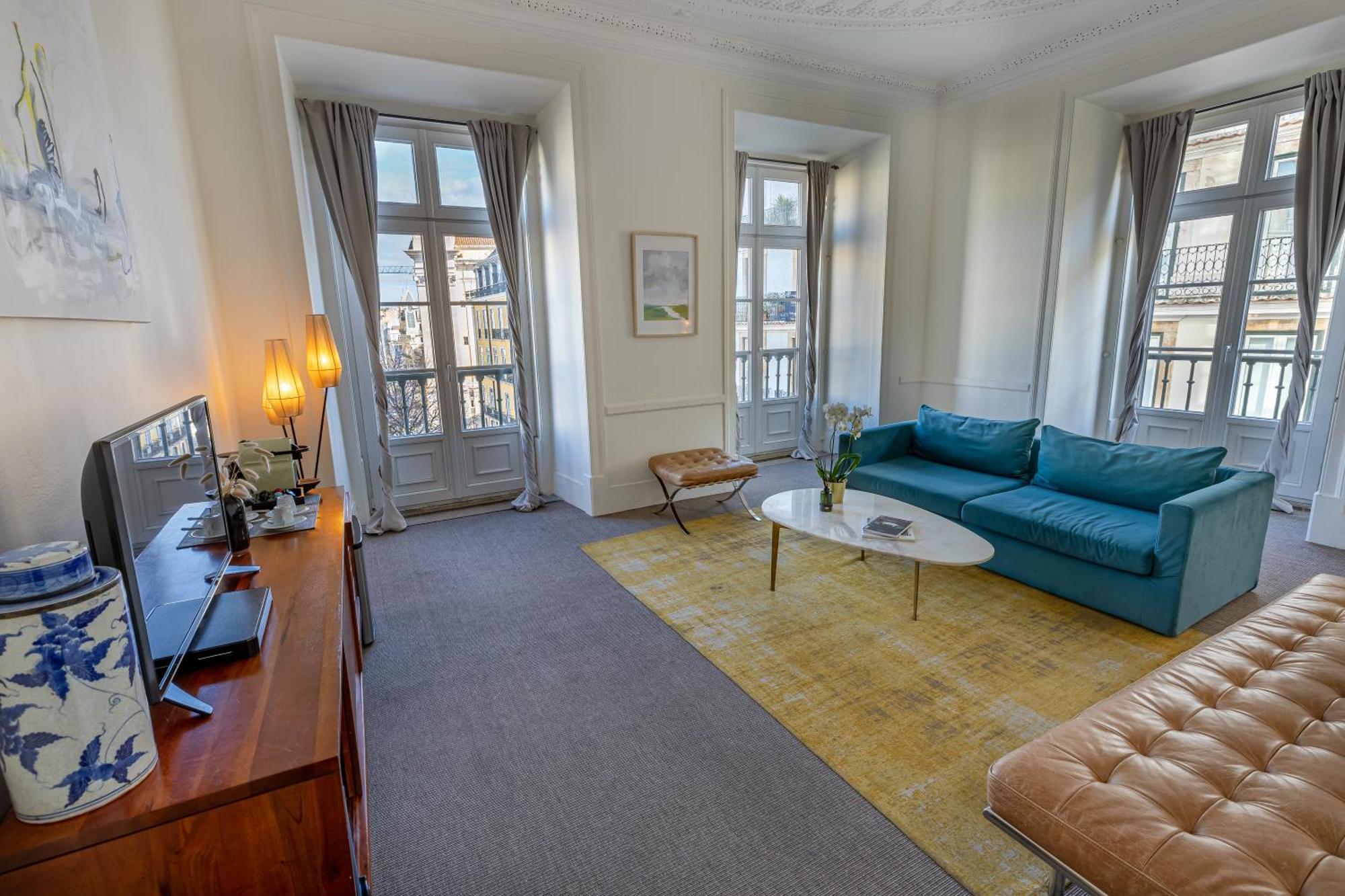 Deluxe 2 Bedroom Suite Square View