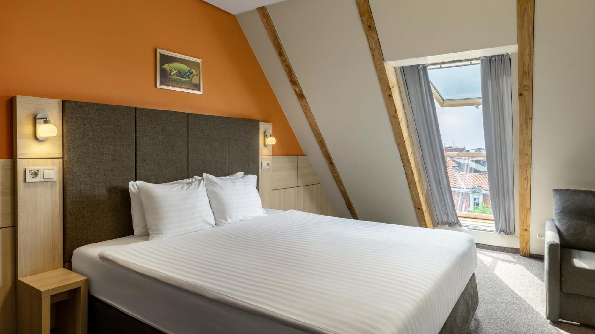 Mansard Double or Twin Room City View Daily Spa Access