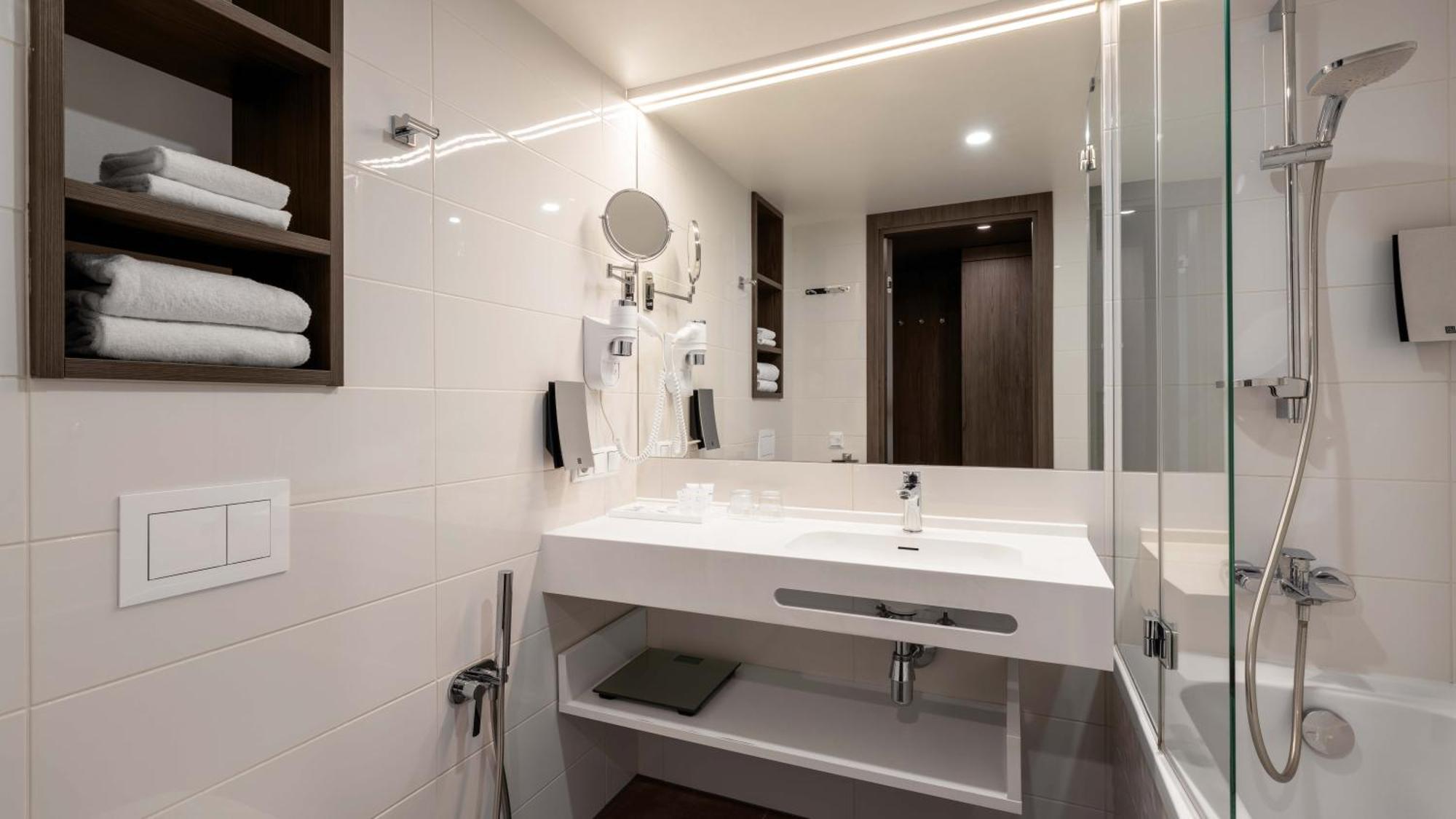 "Riverside" Room Daily SPA access