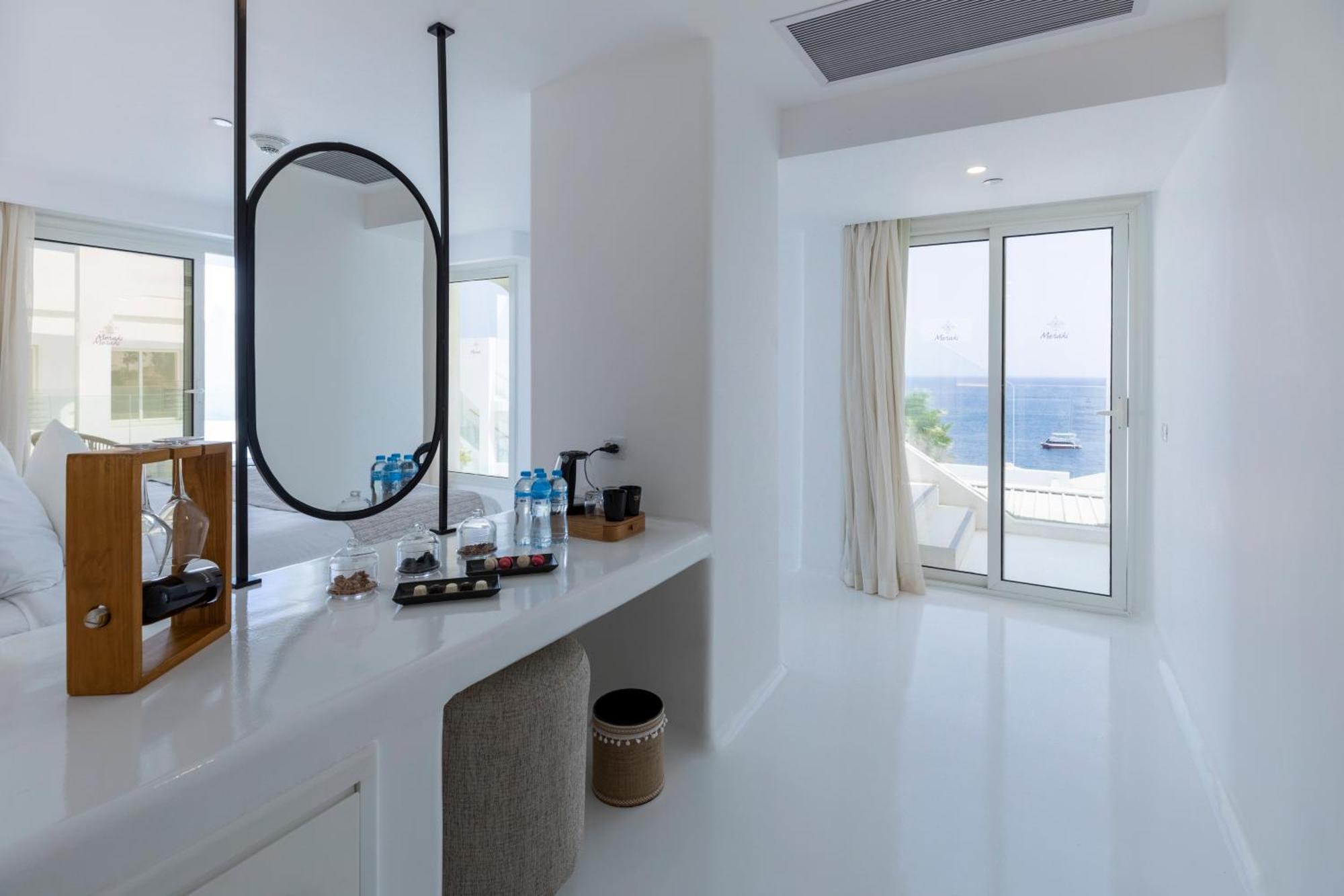 The Party Never Ends Jacuzzi Suite