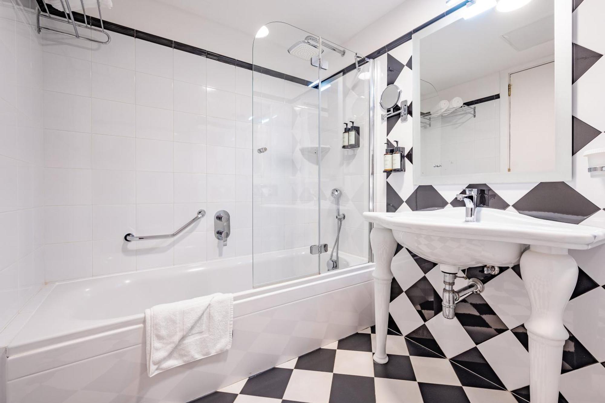 Double or Twin Room Balcony