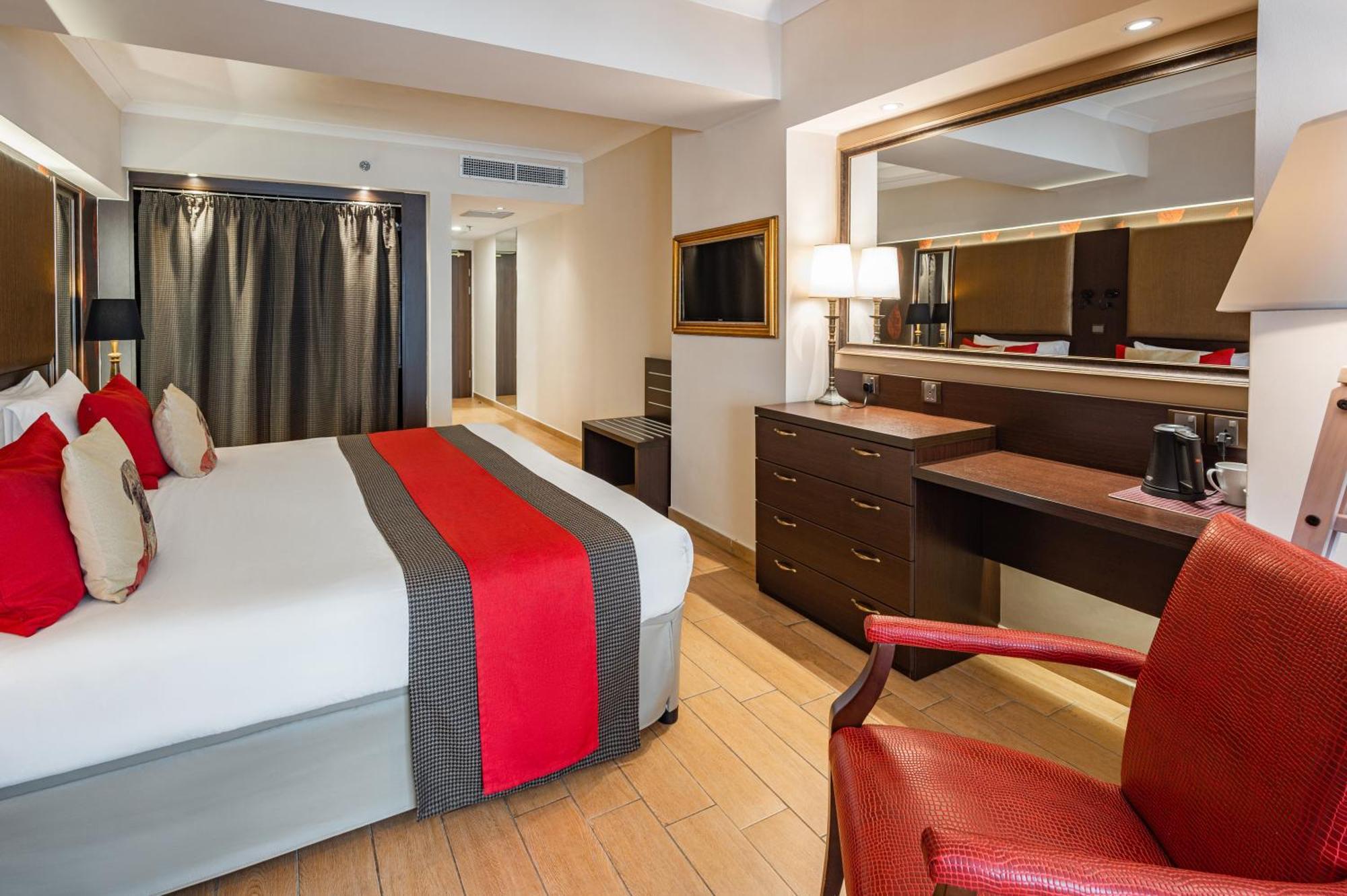 Deluxe Suite