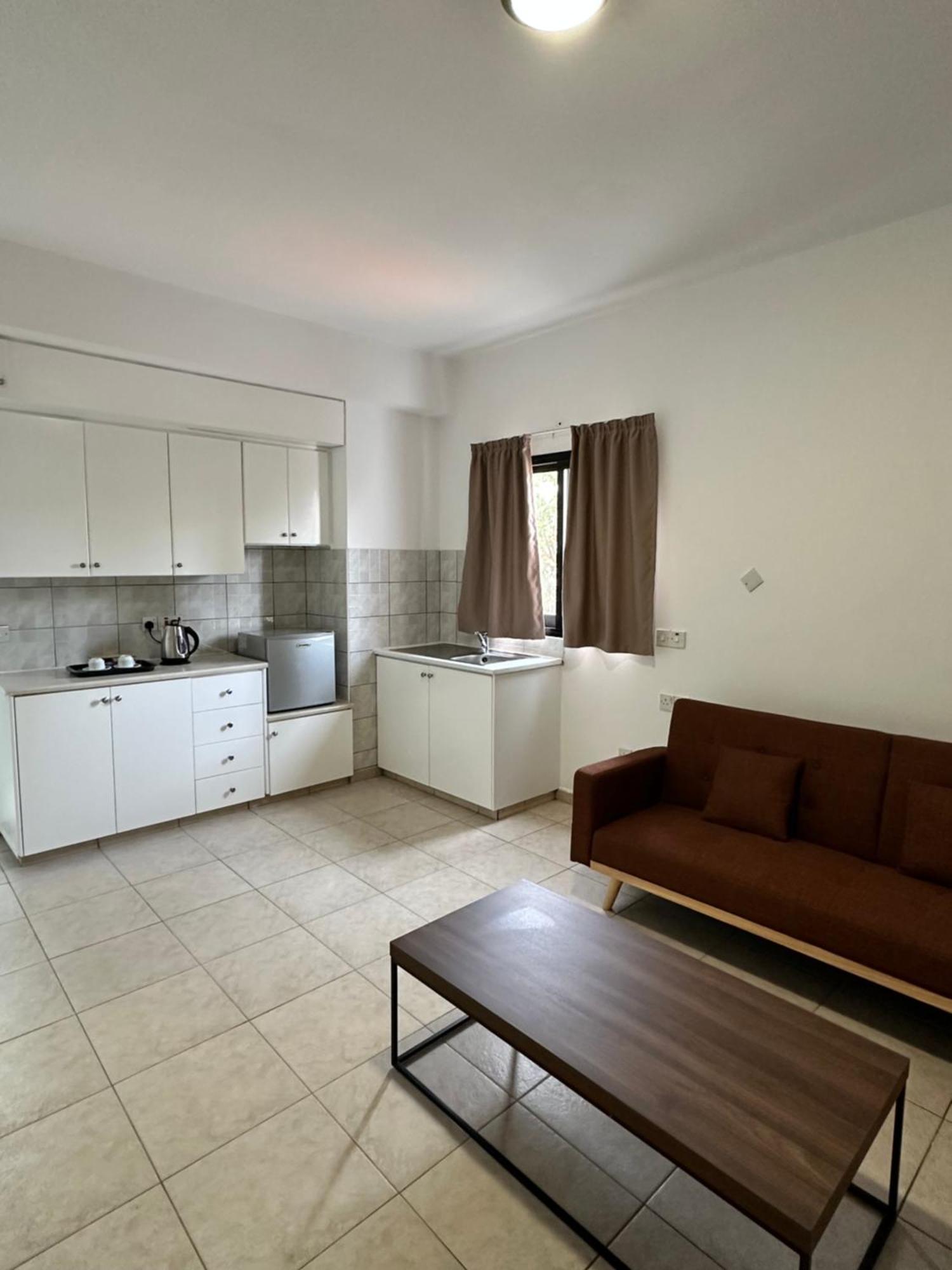 Two-Bedroom Apartment Inland View