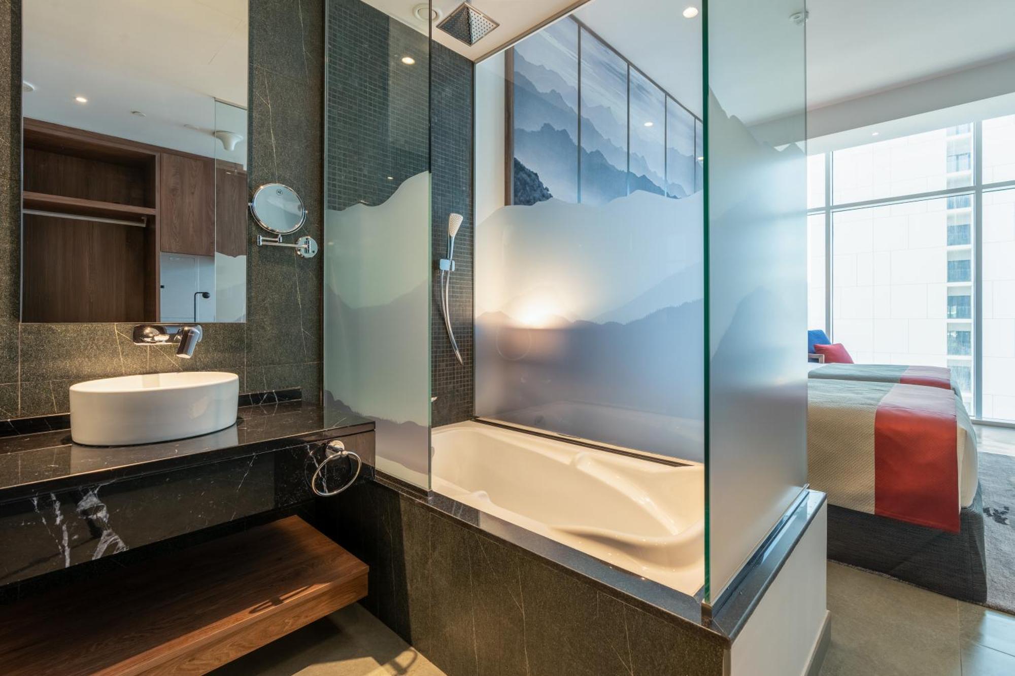 Superior Twin Room including Soluna Beach Club Access on Palm Jumeirah early check at 11am late check out at 4pm on Food & Beverage valid until 30th September 2026