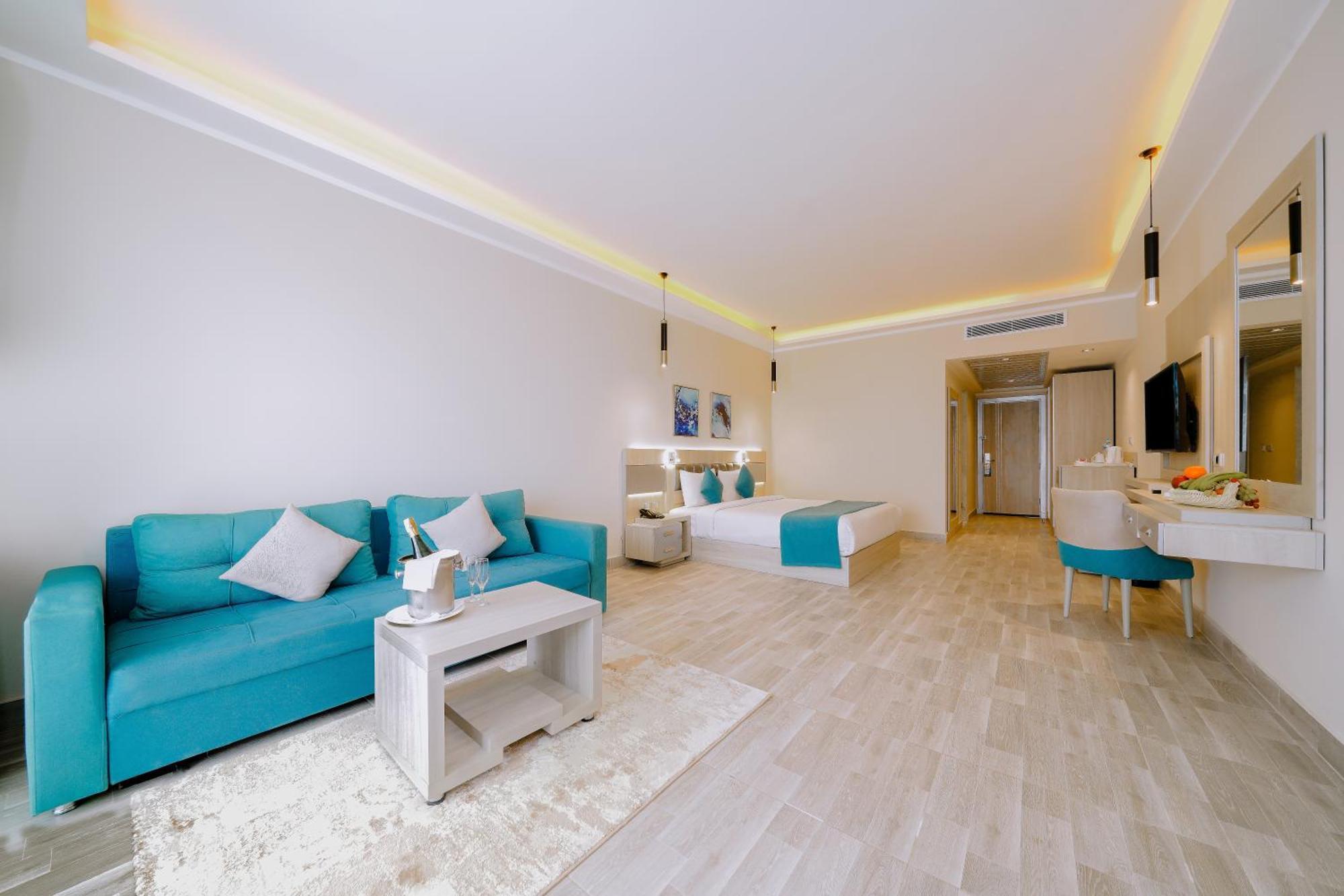 Double or Twin Room Partial Sea View
