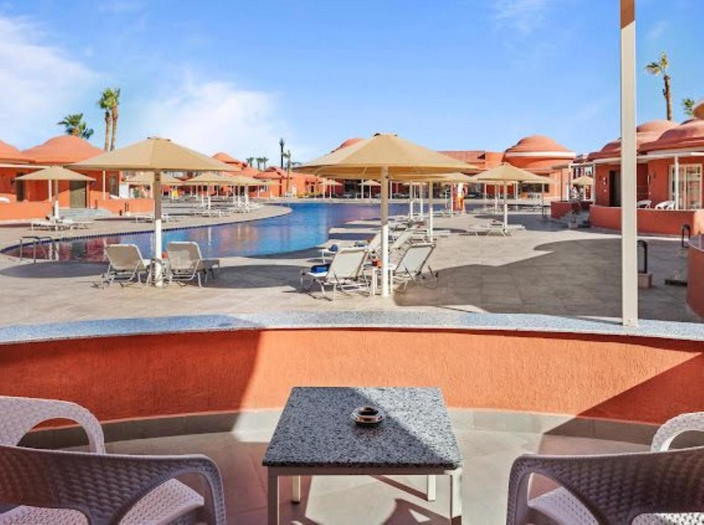 Bungalow Pool View