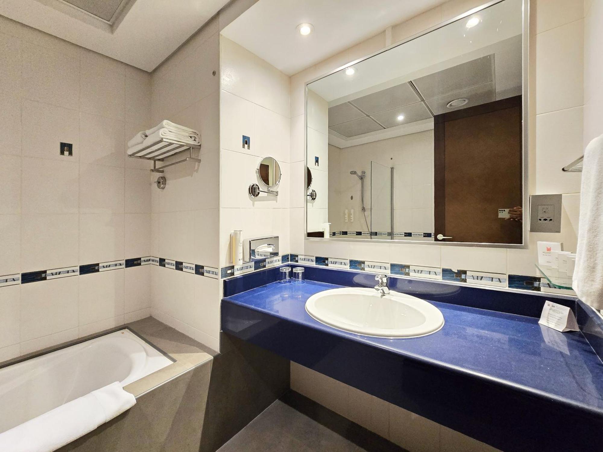 Executive Two-Bedroom Suite Creek View