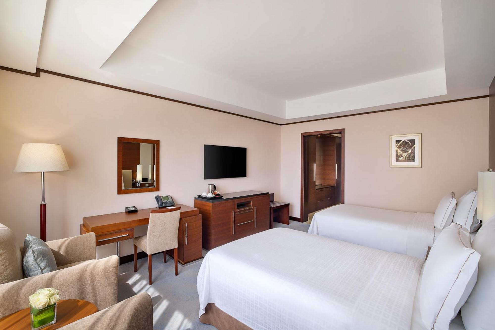Club Twin Room Inclusive of One Way Dubai Airport Drop Off & Club Lounge Access