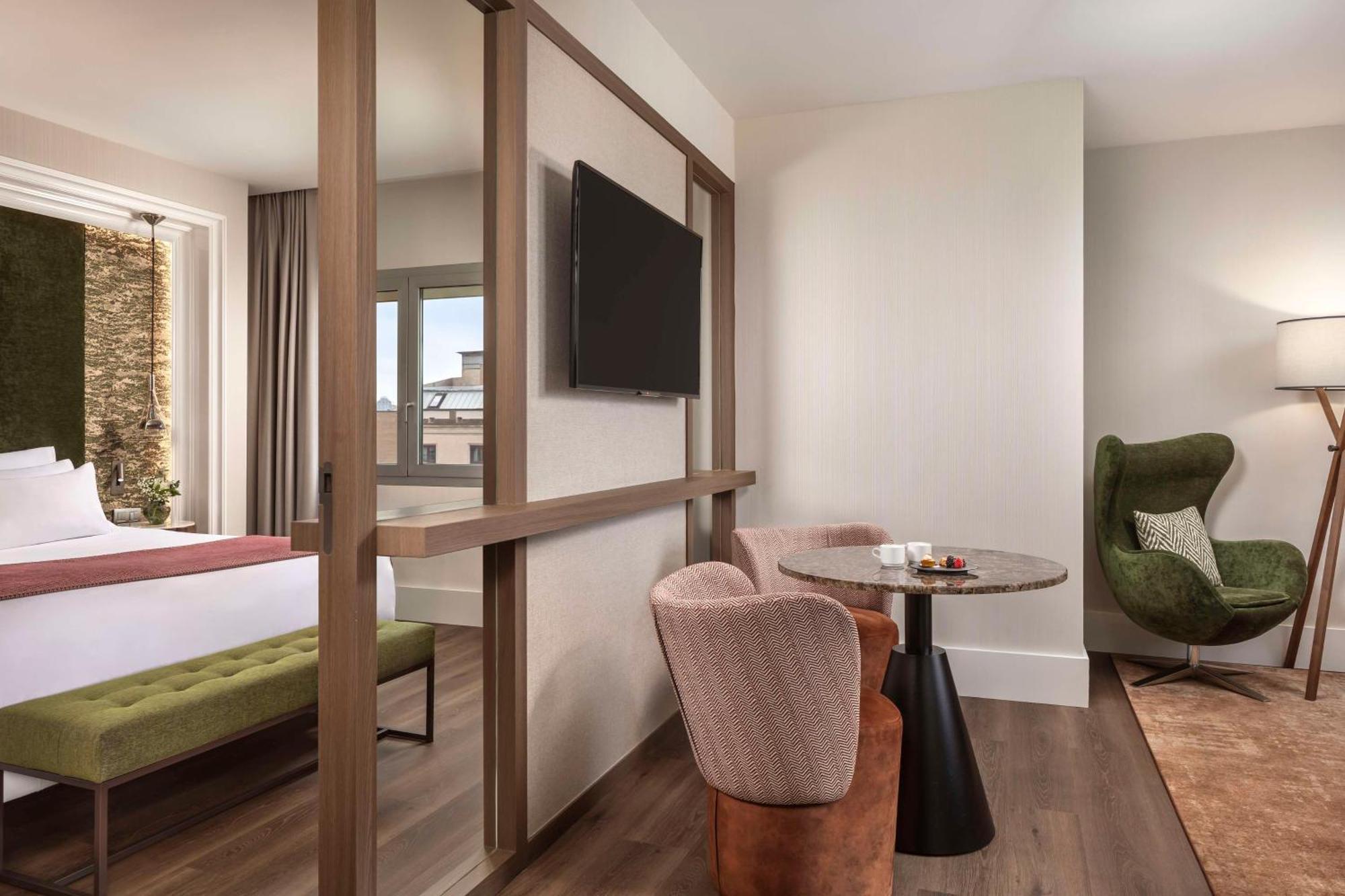 Apartament typu Suite z dodatkowym łóżkiem (2 osoby dorosłe + 2 dzieci)
