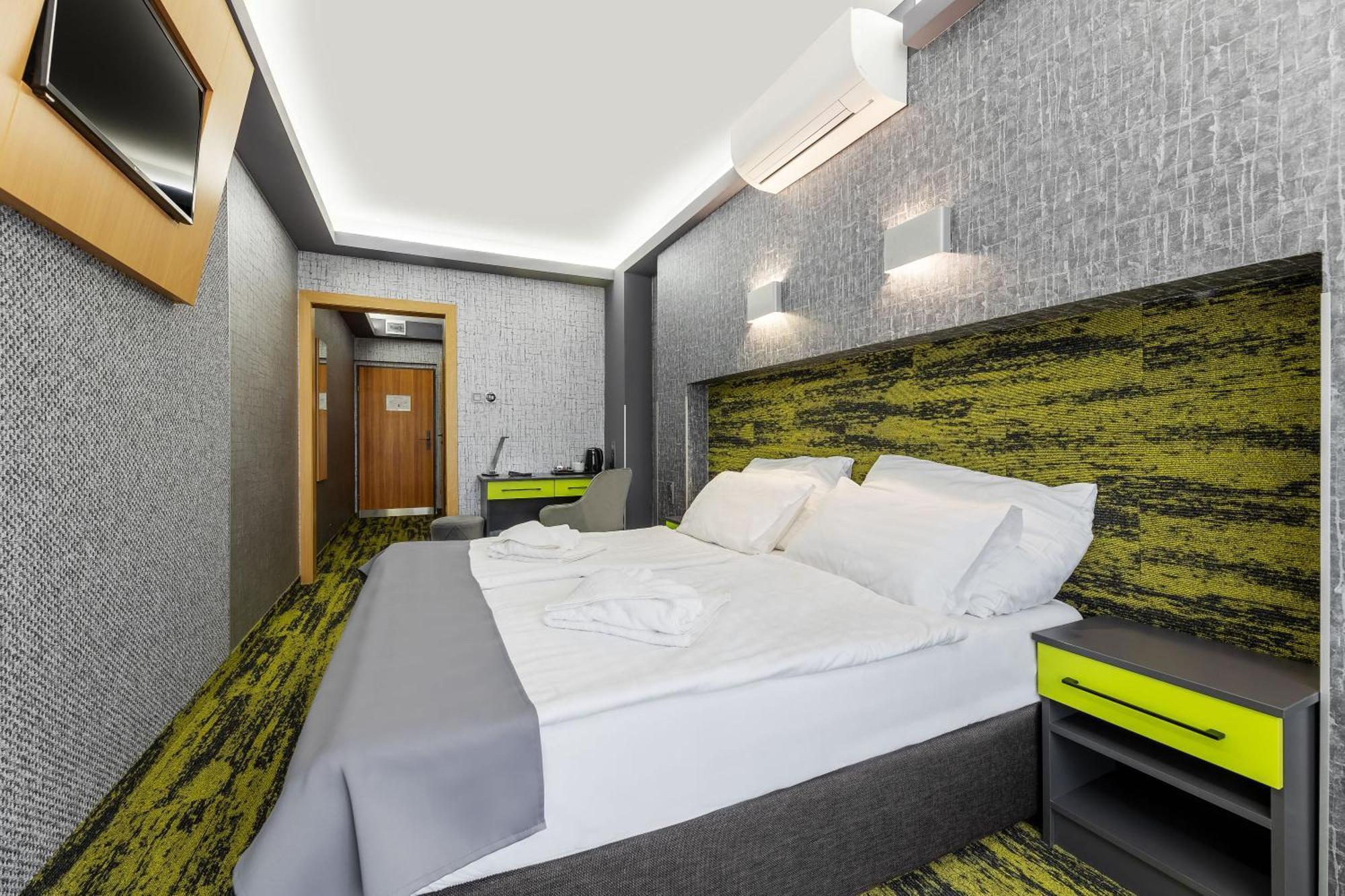 Standard Double or Twin Room Garden View