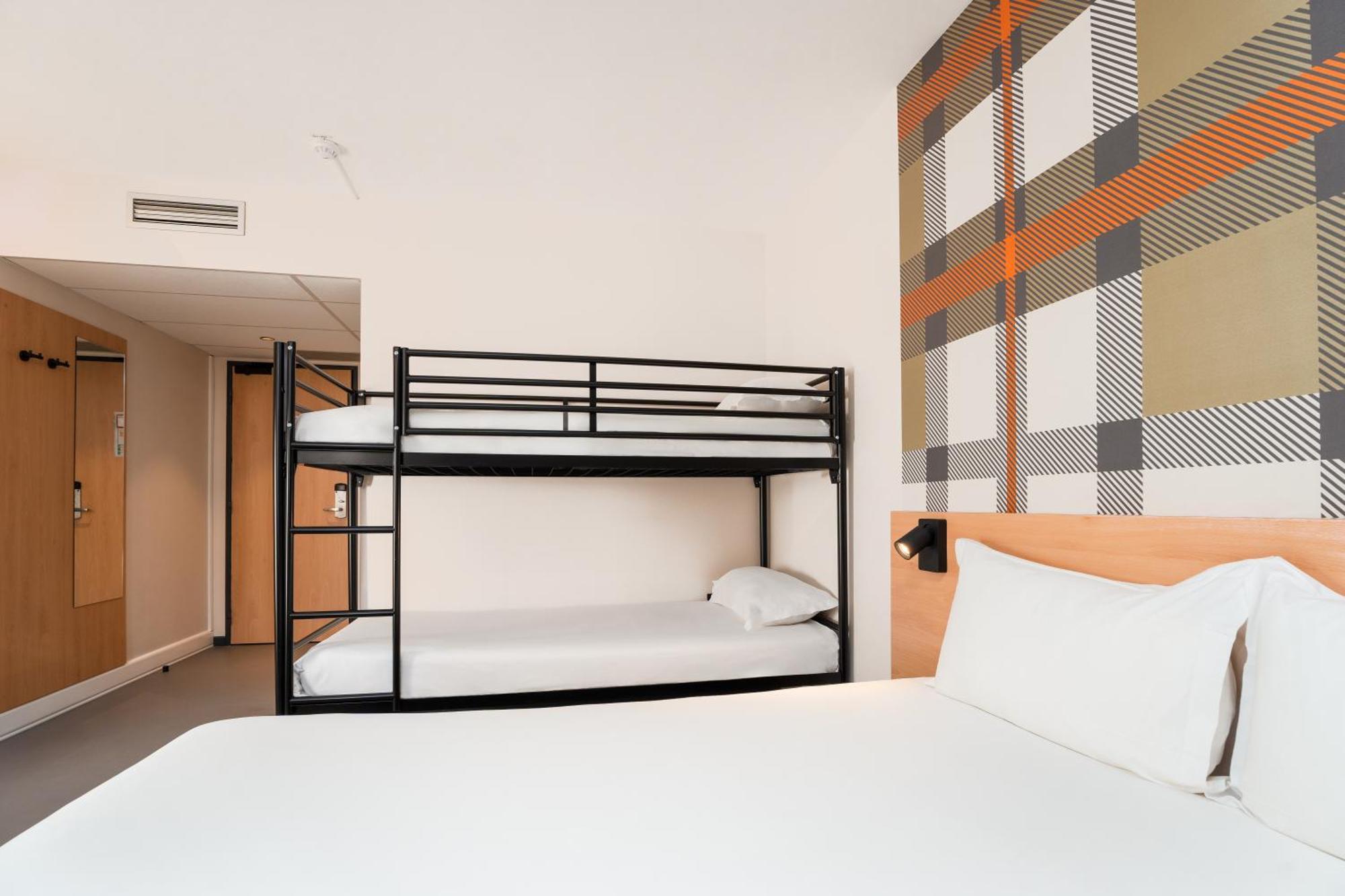 Family Quadruple room Bunkbeds shower