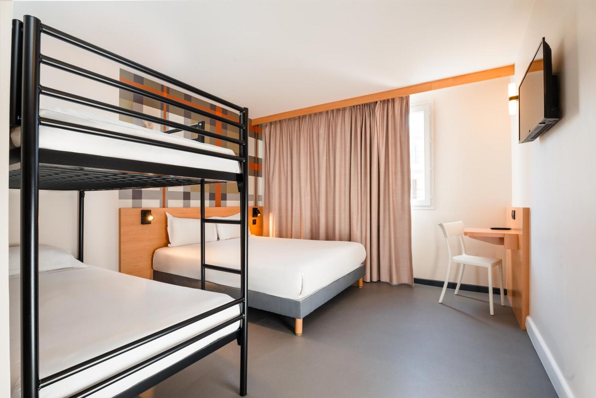 Family Quadruple room Bunkbeds shower