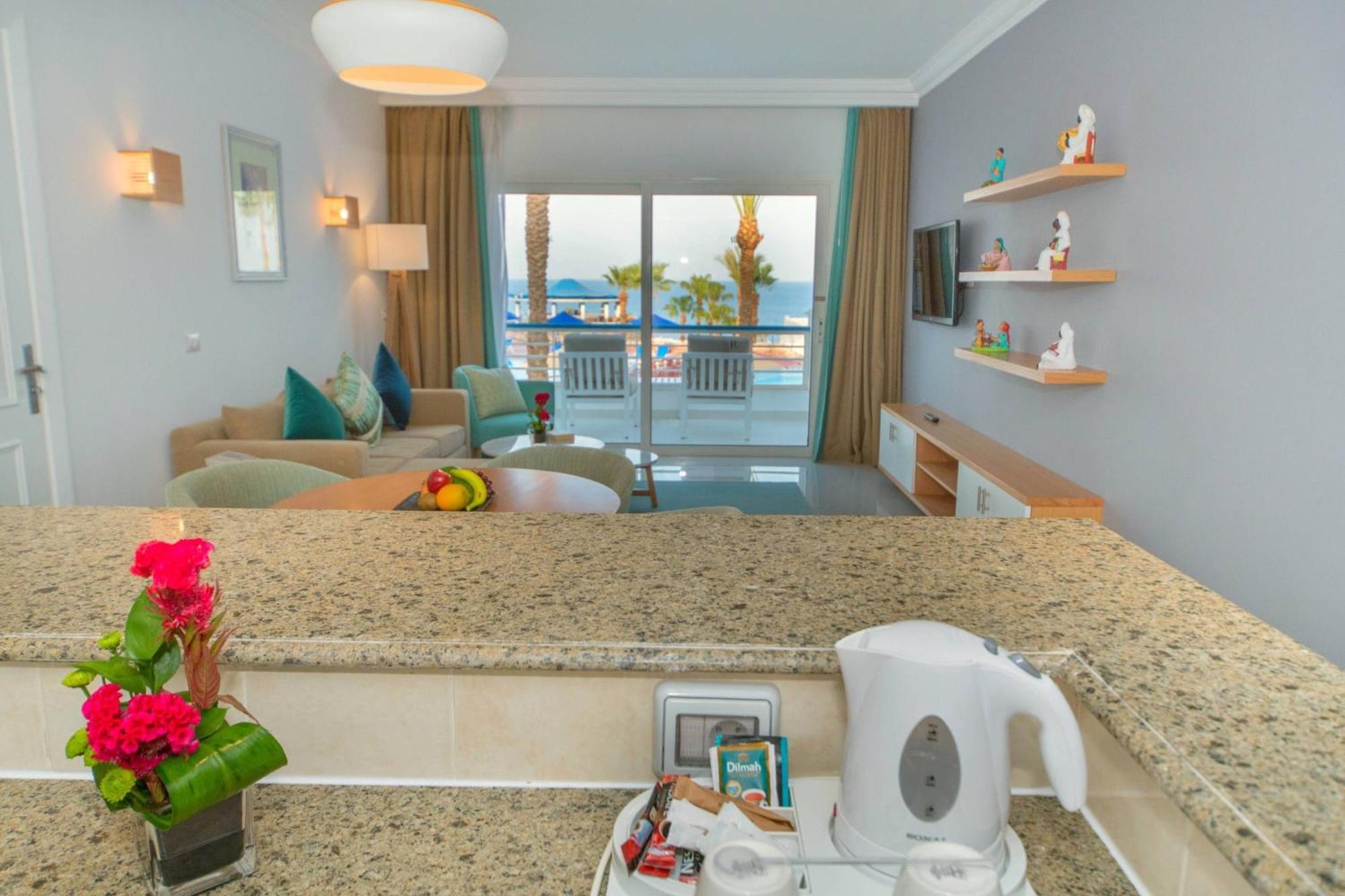 Premium Suite Sea View 1 King Bed