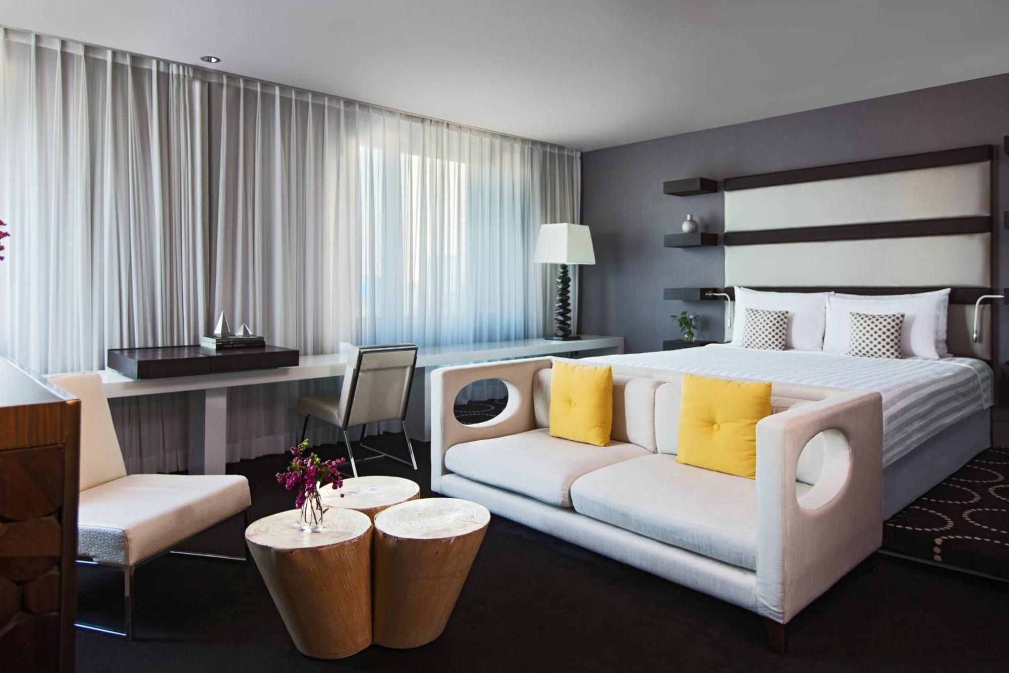 Plaza Suite