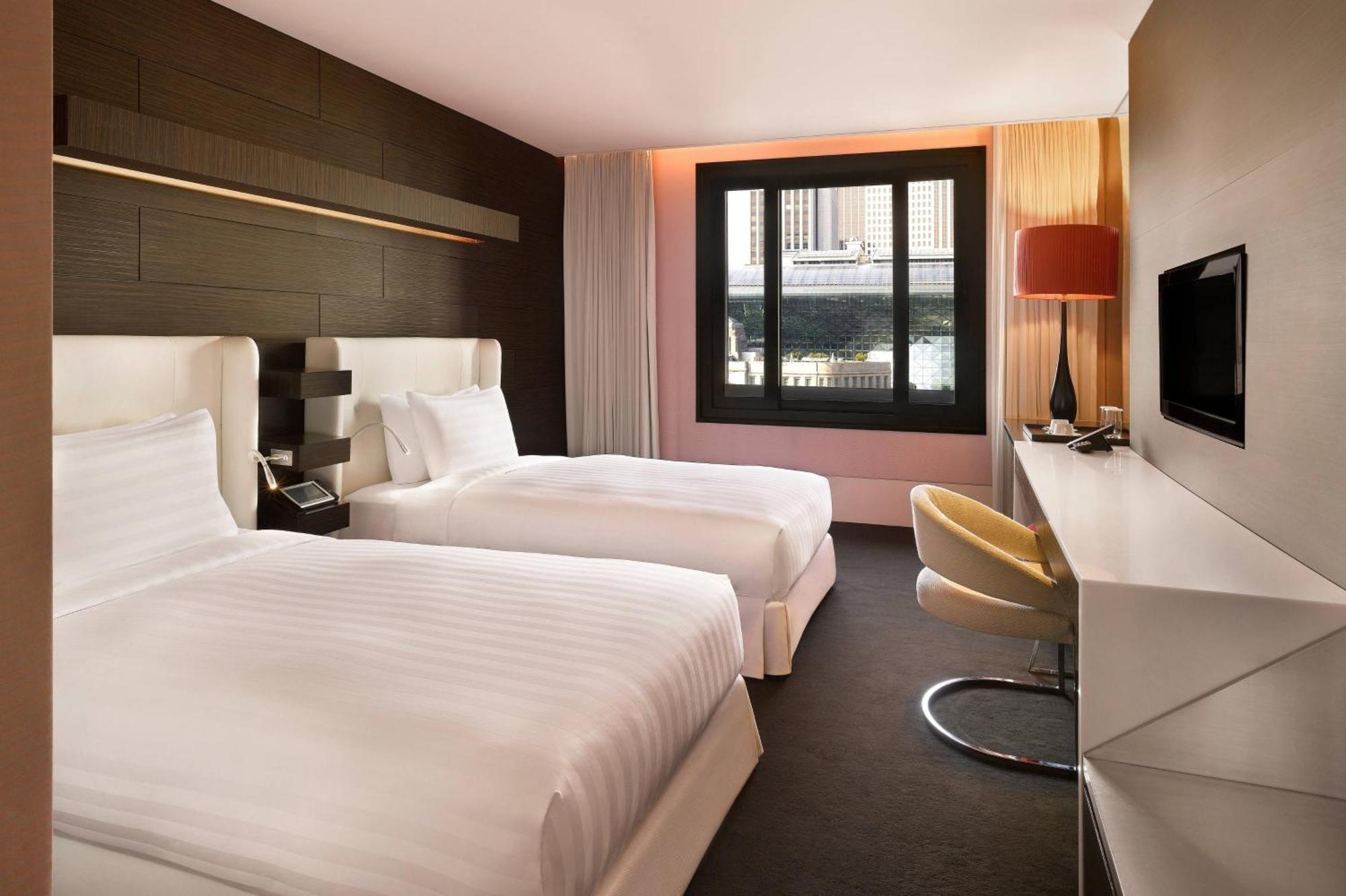 Club Deluxe Twin Club lounge access Guest room