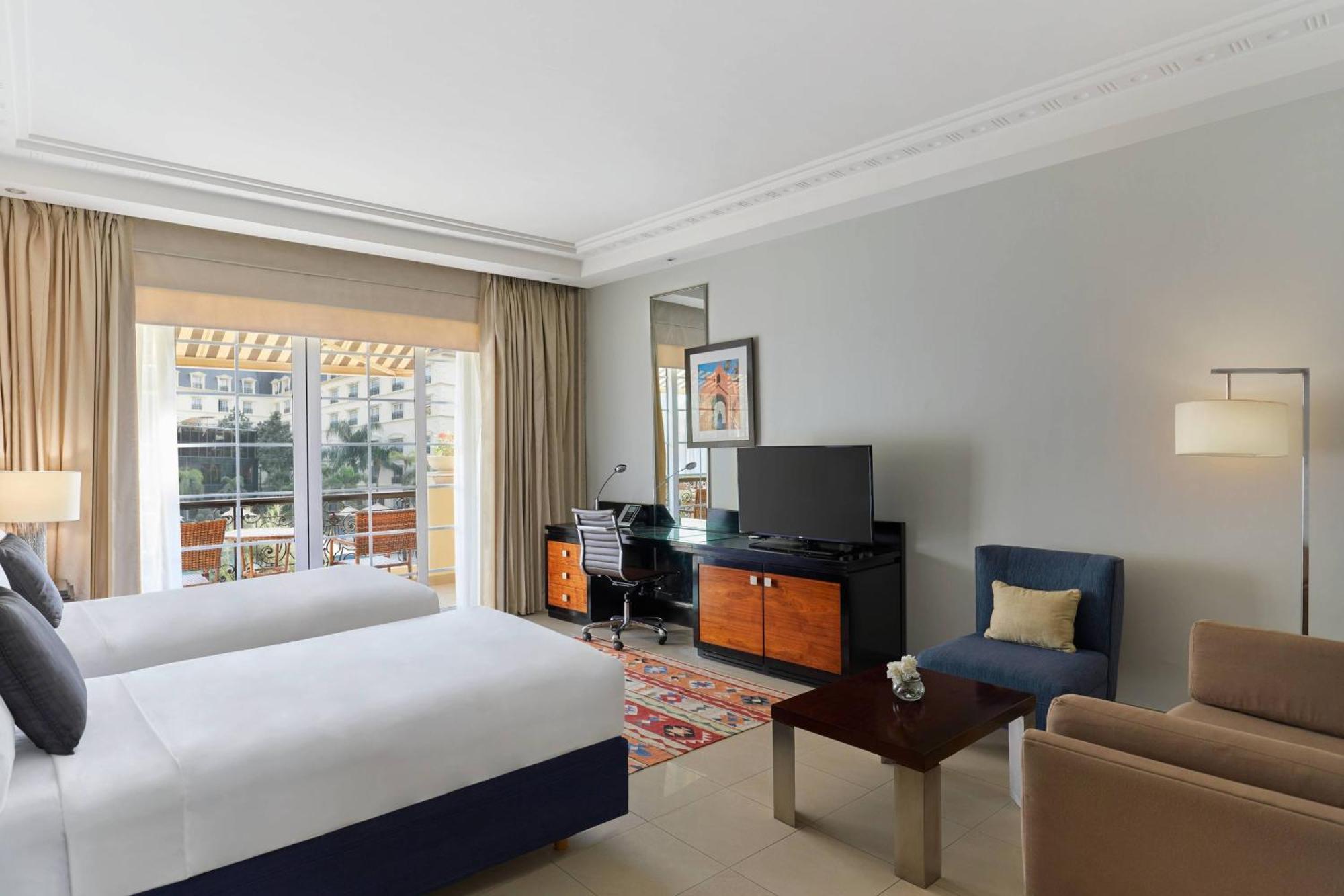 Family Guest Room Pool View 2 Twin Beds