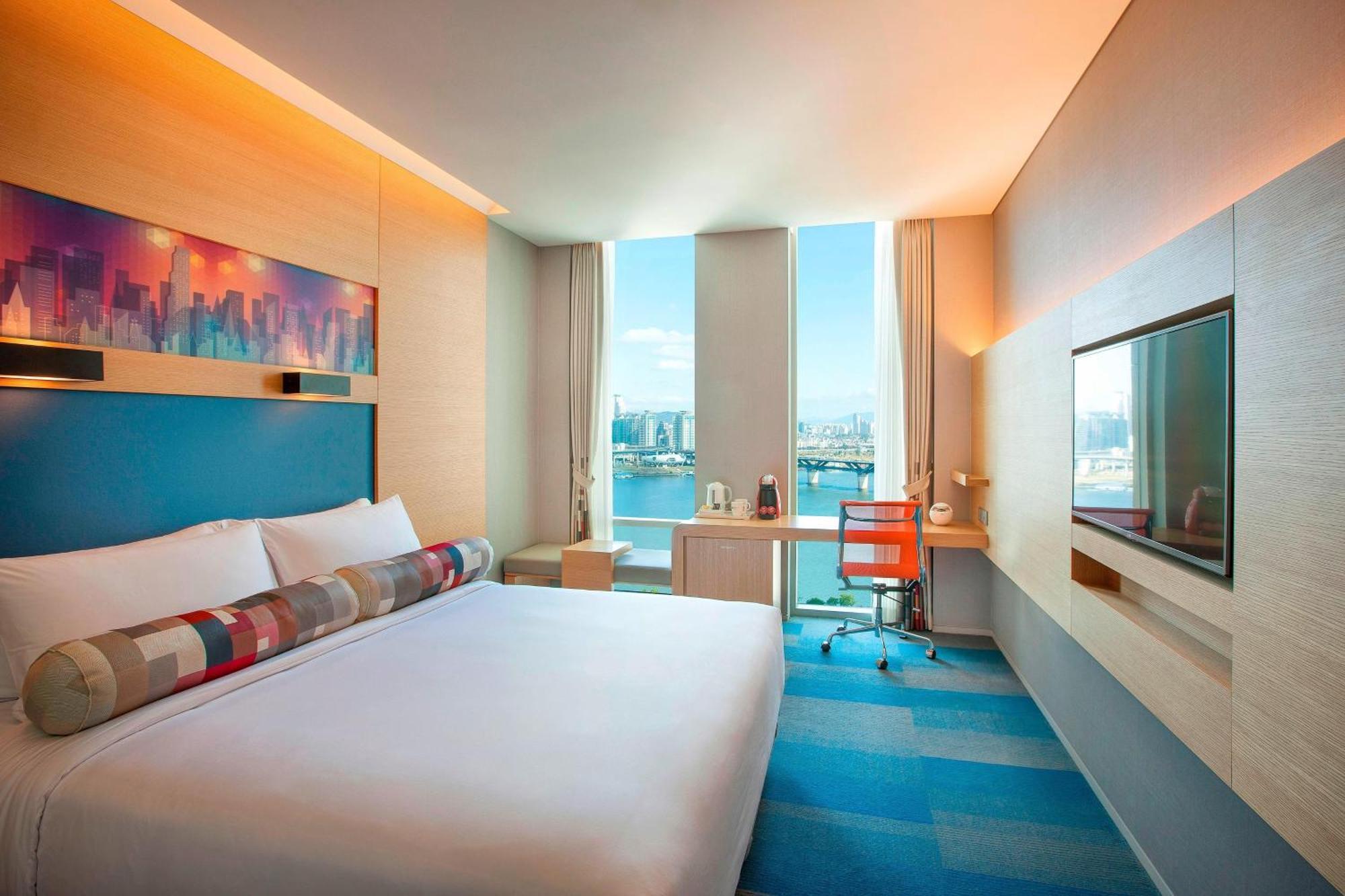 Chic River Guest room 1 King River view