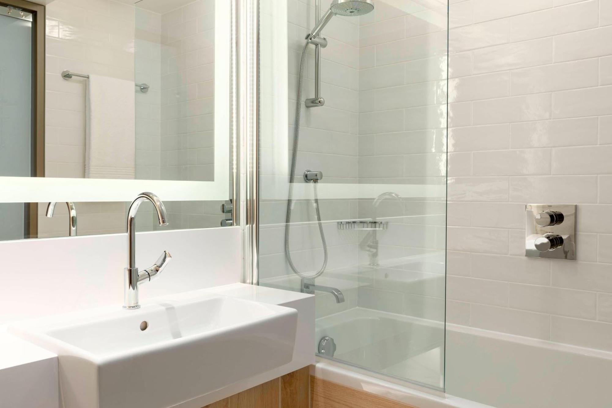 Family Room,1643199781:JPEG