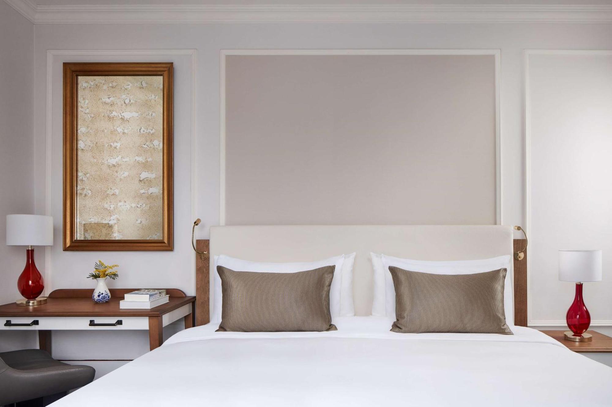 Small Superior Room Canal View
