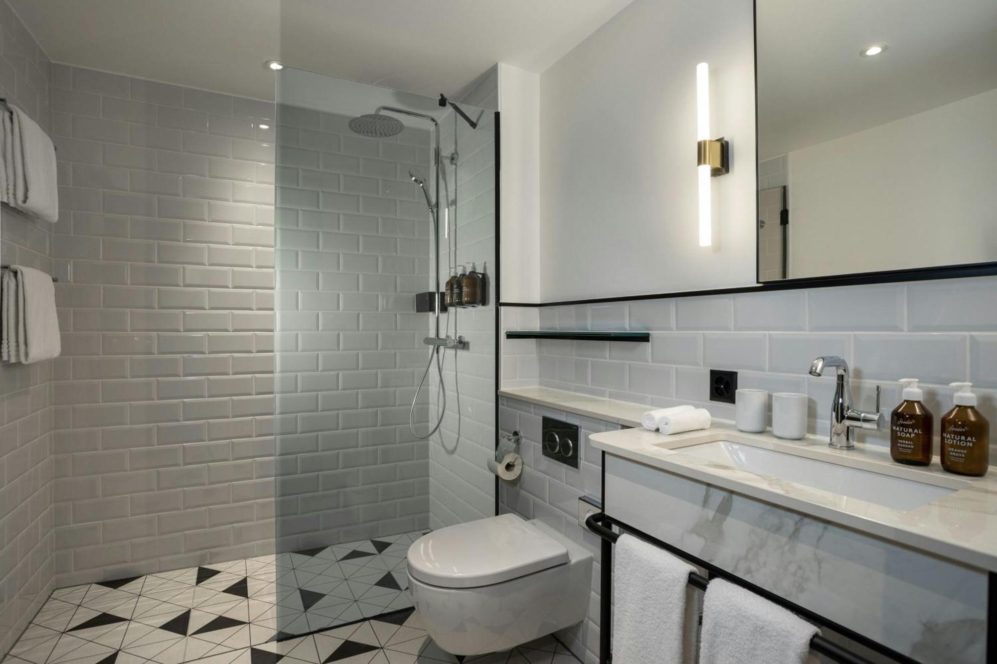 Grand Superior King Room with Balcony,1643754251:JPEG