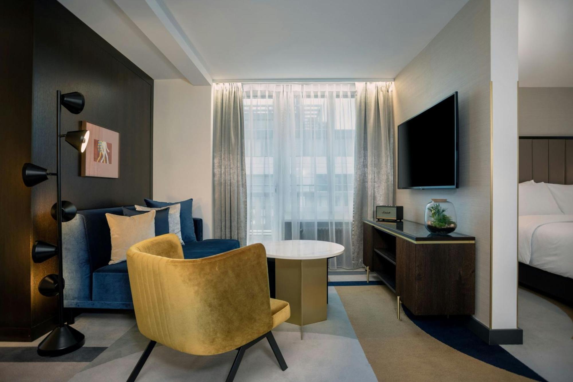 One-Bedroom King Suite Rooftop Terrace