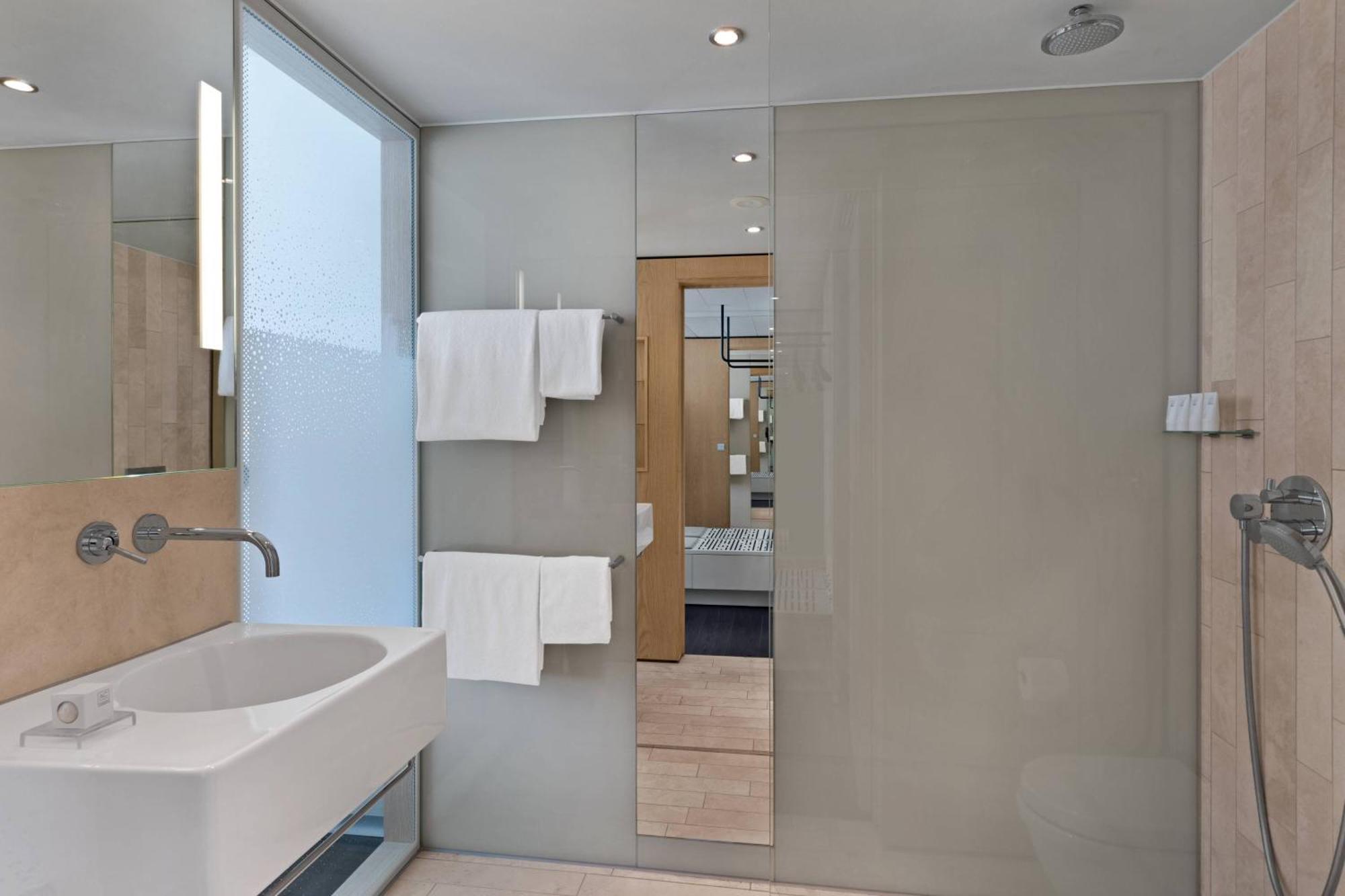Large Standard Guest Room Twin Beds City View